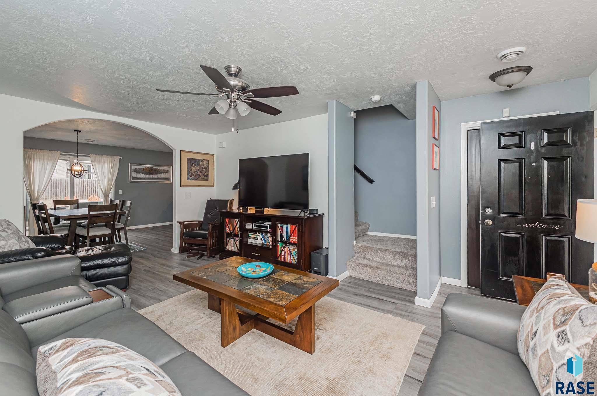 Harrisburg, SD 57032,806 Hemlock St