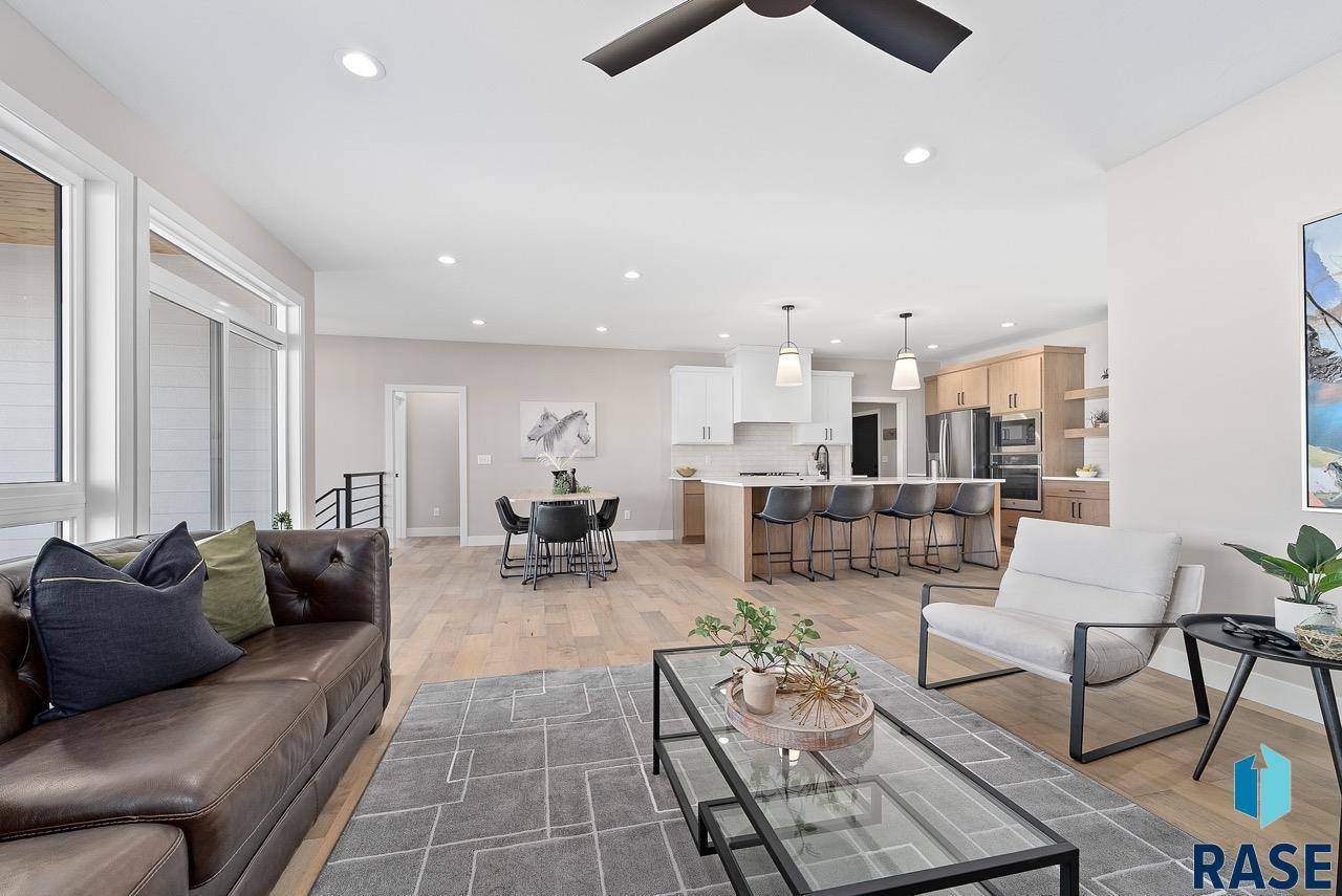 Sioux Falls, SD 57110,5512 E Saddle Ridge Cir