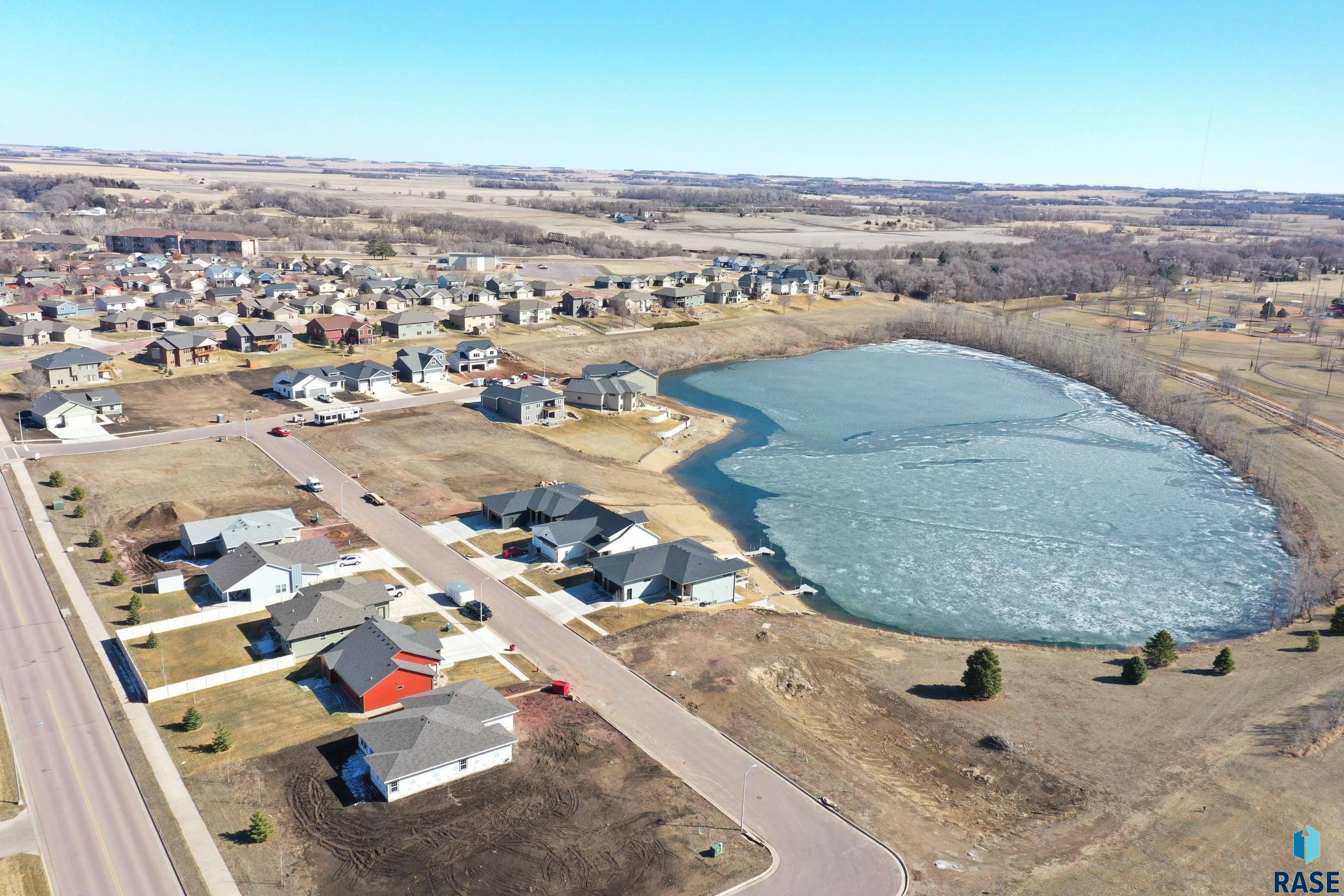Brandon, SD 57005,513 E Lakeview Dr