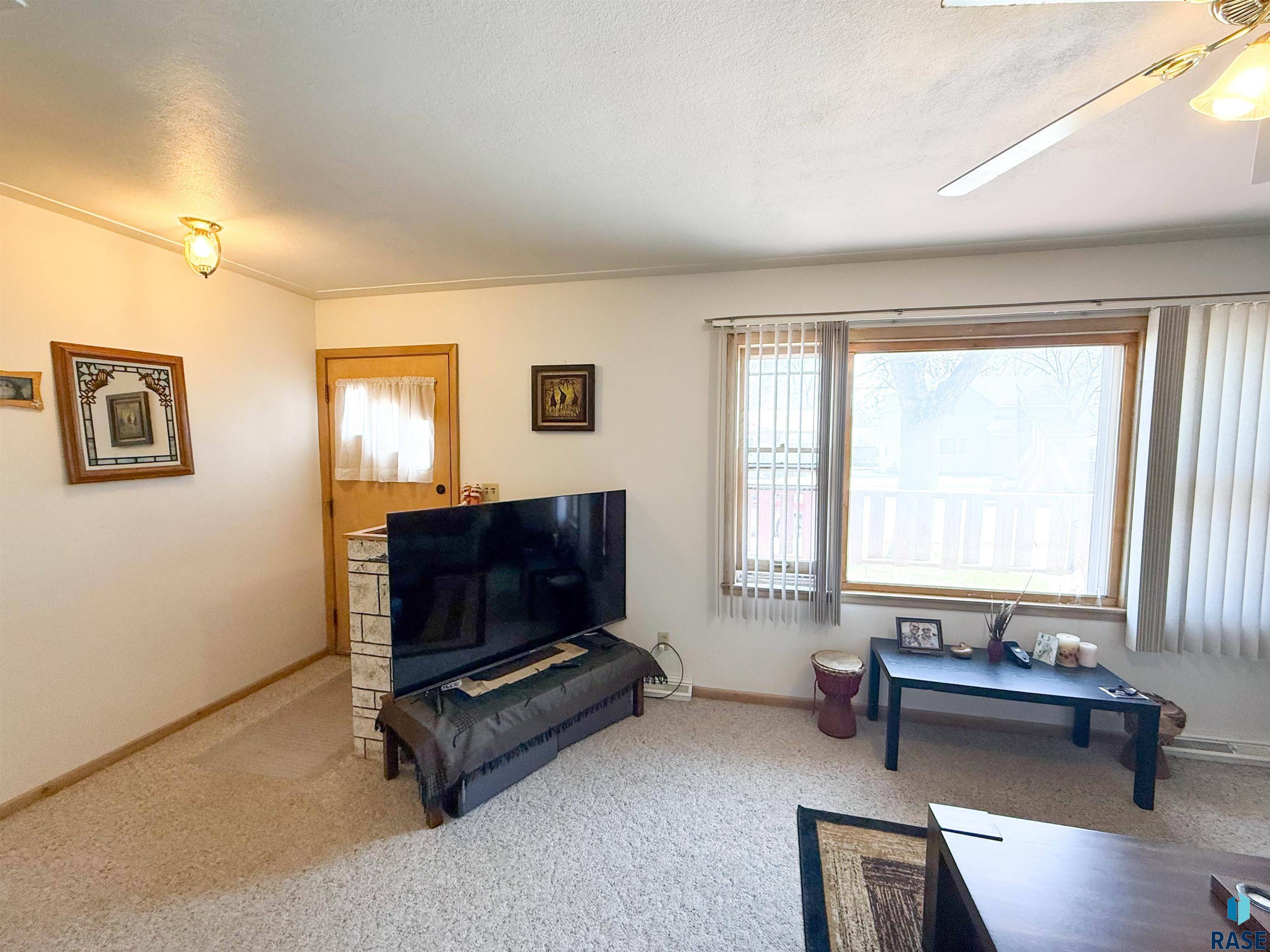 Madison, SD 57042,321 N Olive Ave
