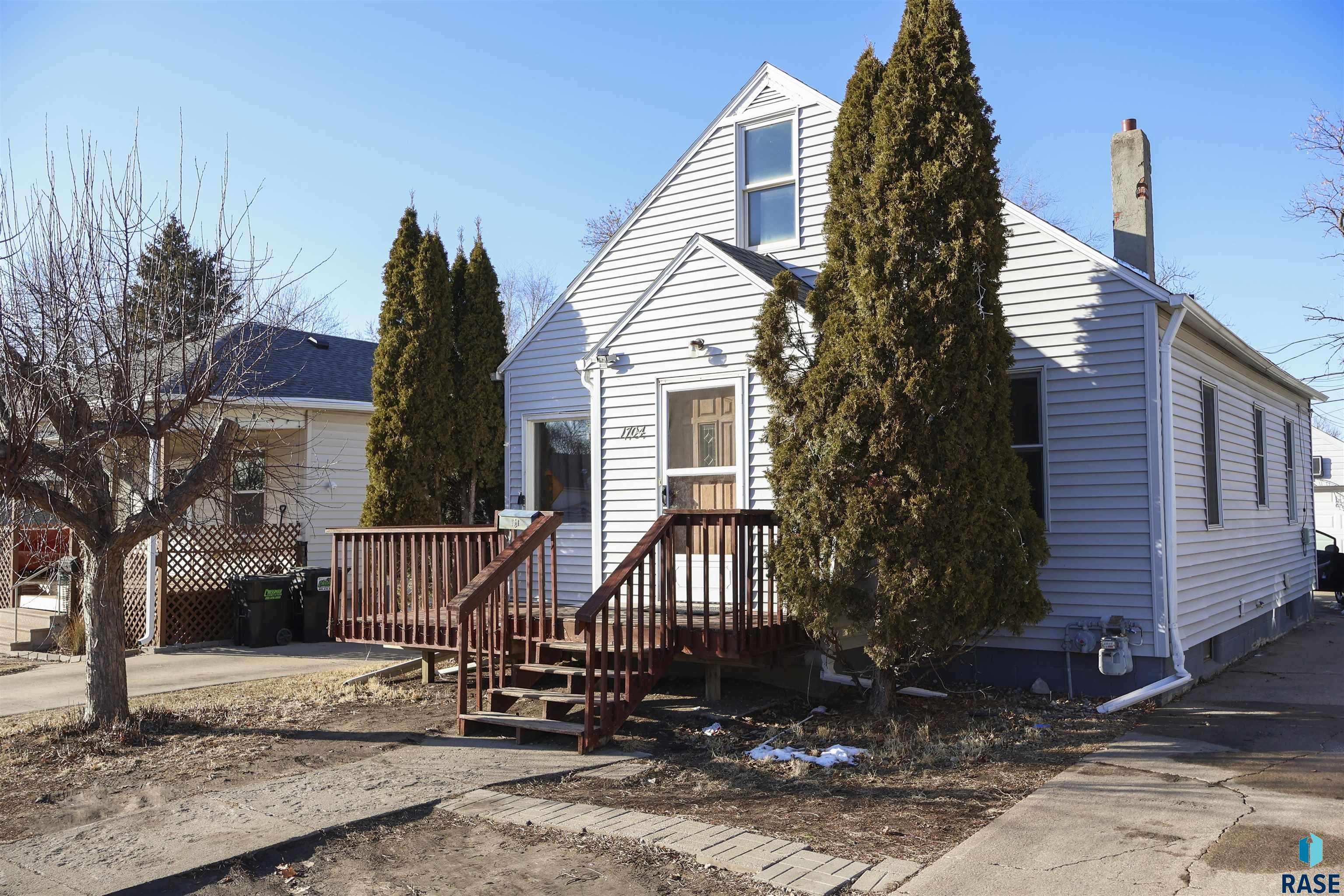 Sioux Falls, SD 57104,1704 W 10th St