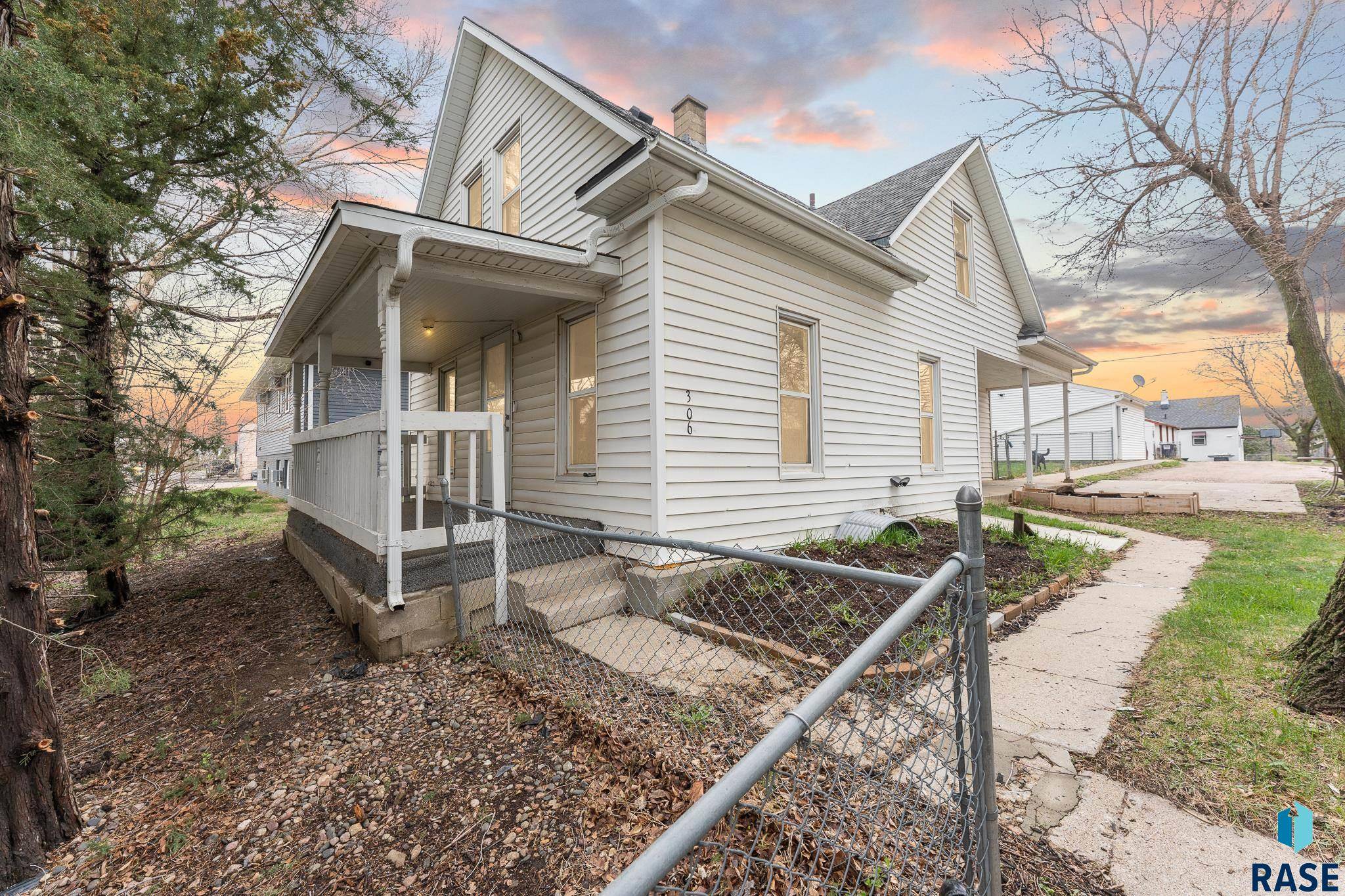 Sioux Falls, SD 57103,306 S Wayland Ave
