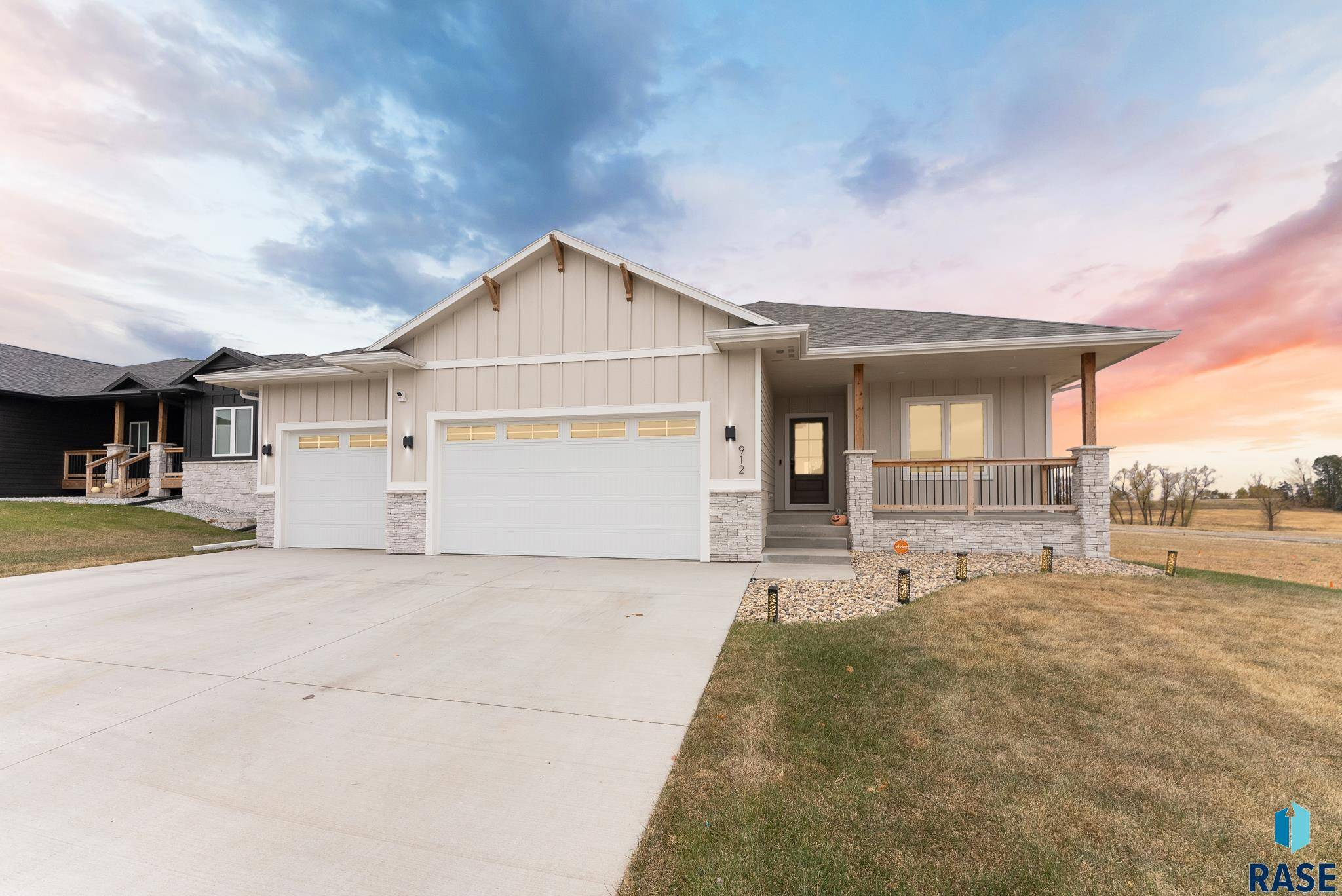 Sioux Falls, SD 57110,912 N Sylvan Dr