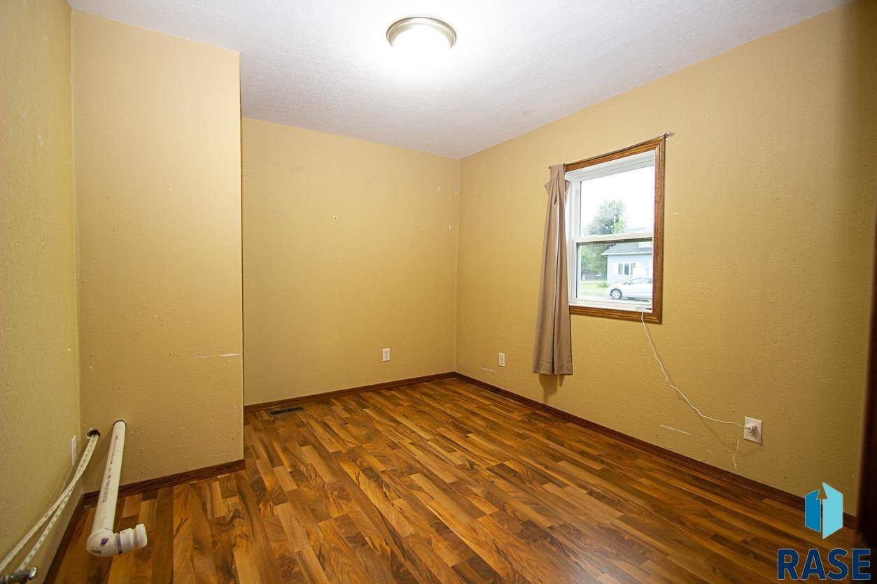 Madison, SD 57042,717 SW 2nd St