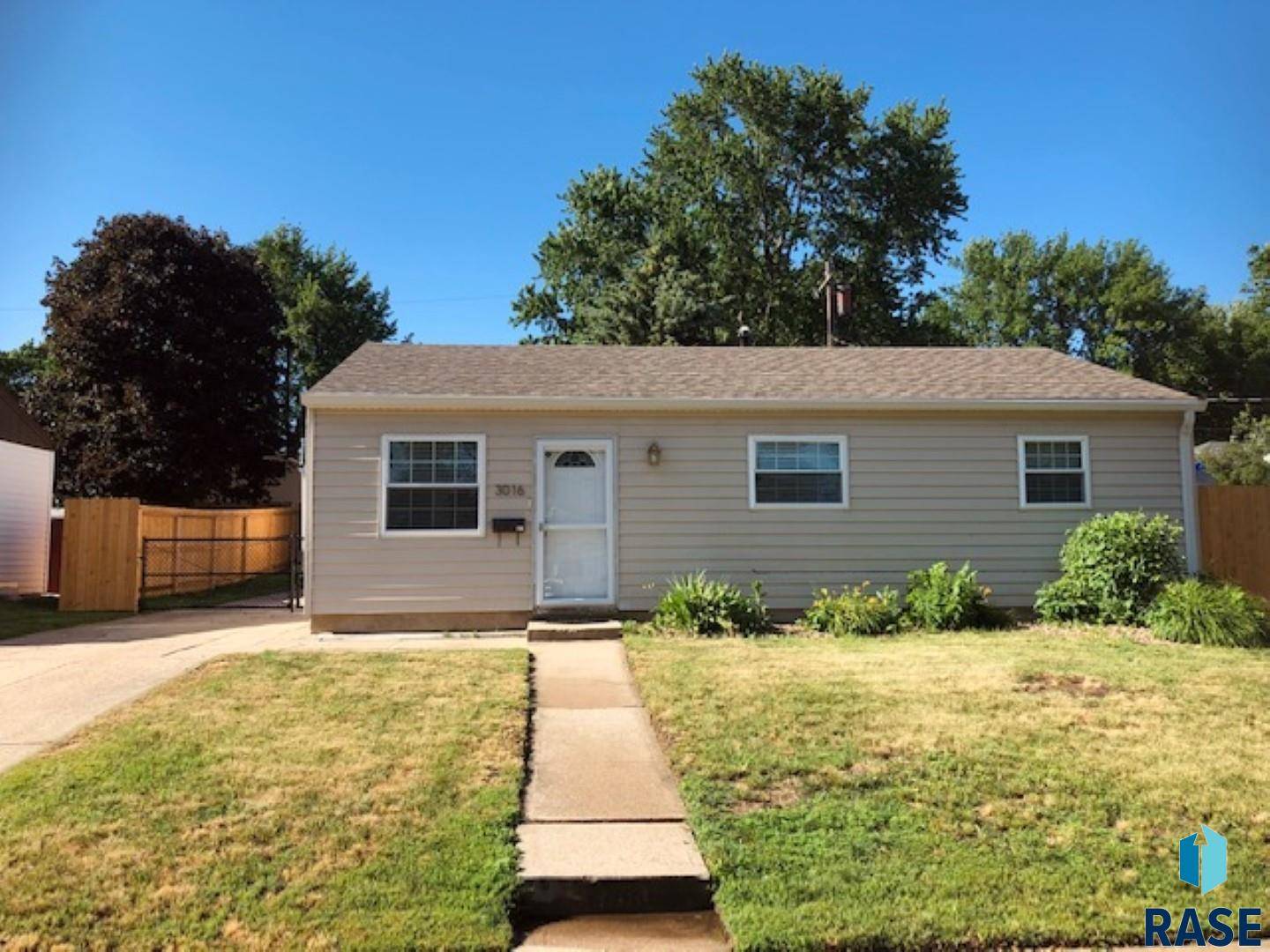 Sioux Falls, SD 57103,3016 E 20th St