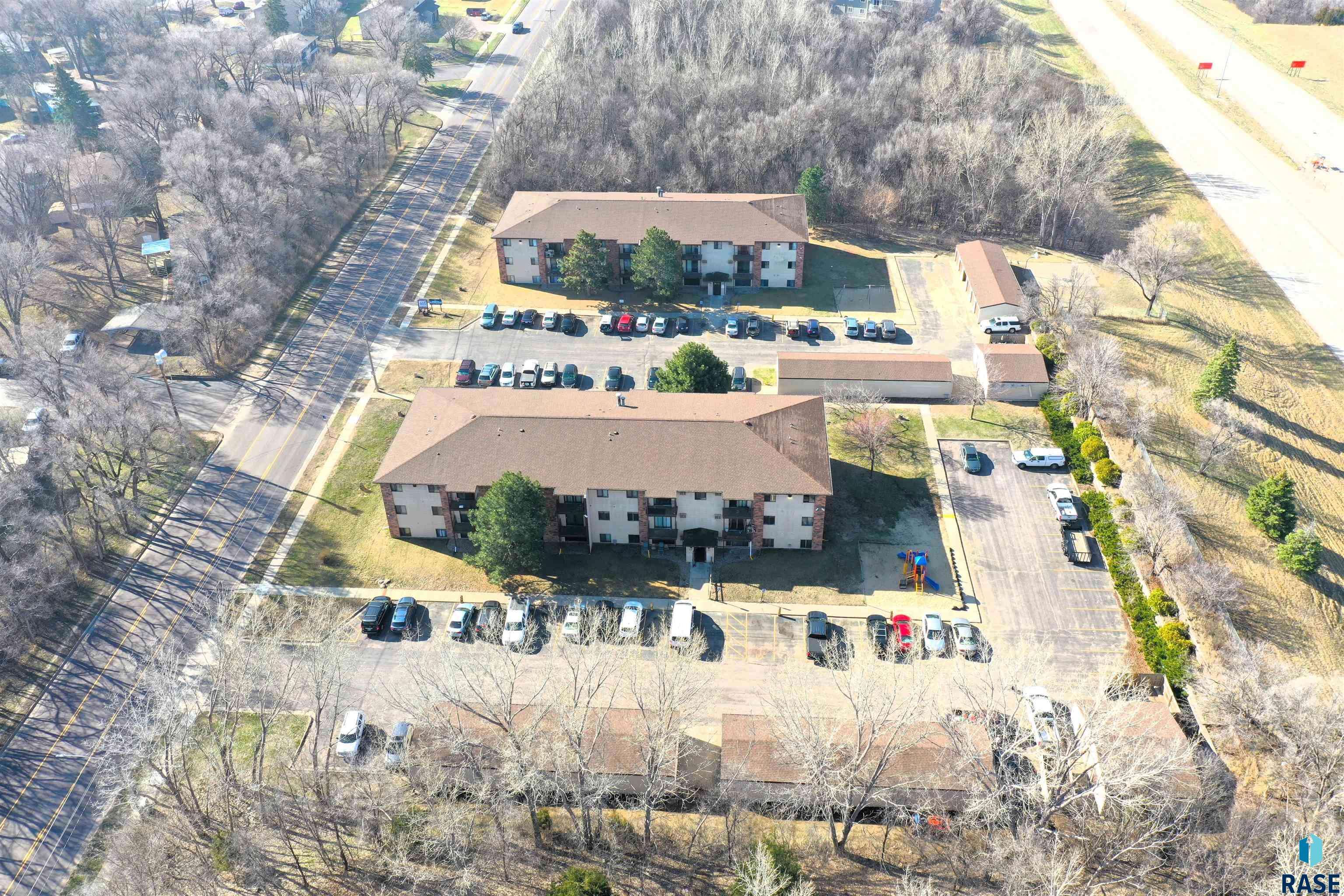 Sioux Falls, SD 57103,901 - 909 N Cleveland Ave