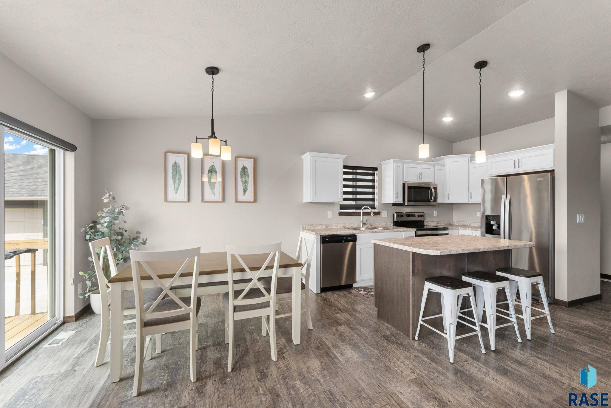 Sioux Falls, SD 57106,2209 S Ronsiek Ave