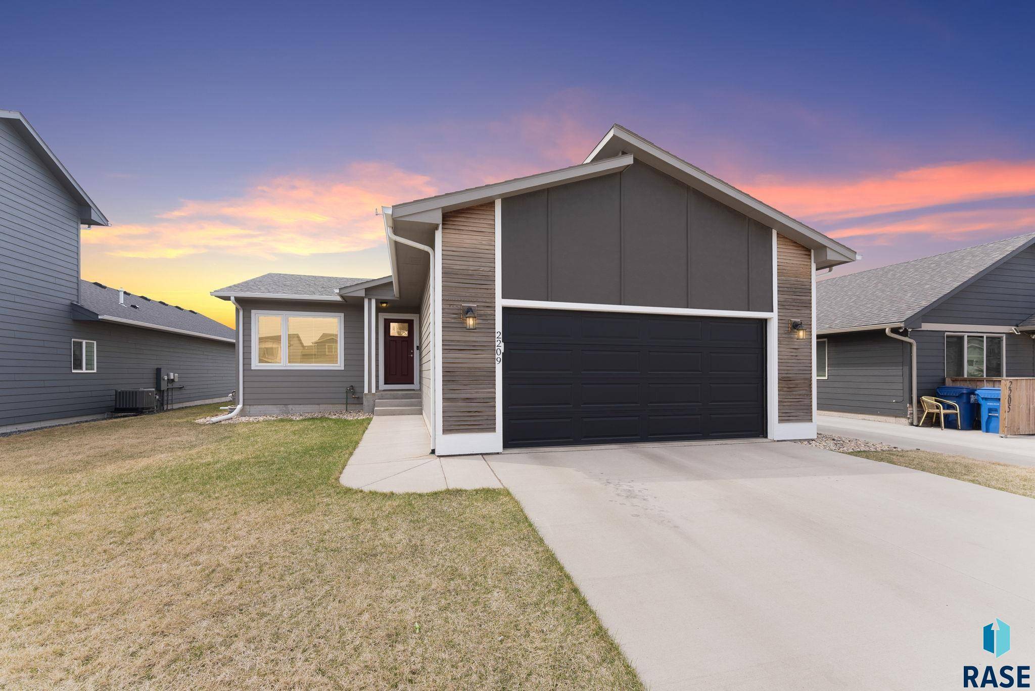 Sioux Falls, SD 57106,2209 S Ronsiek Ave