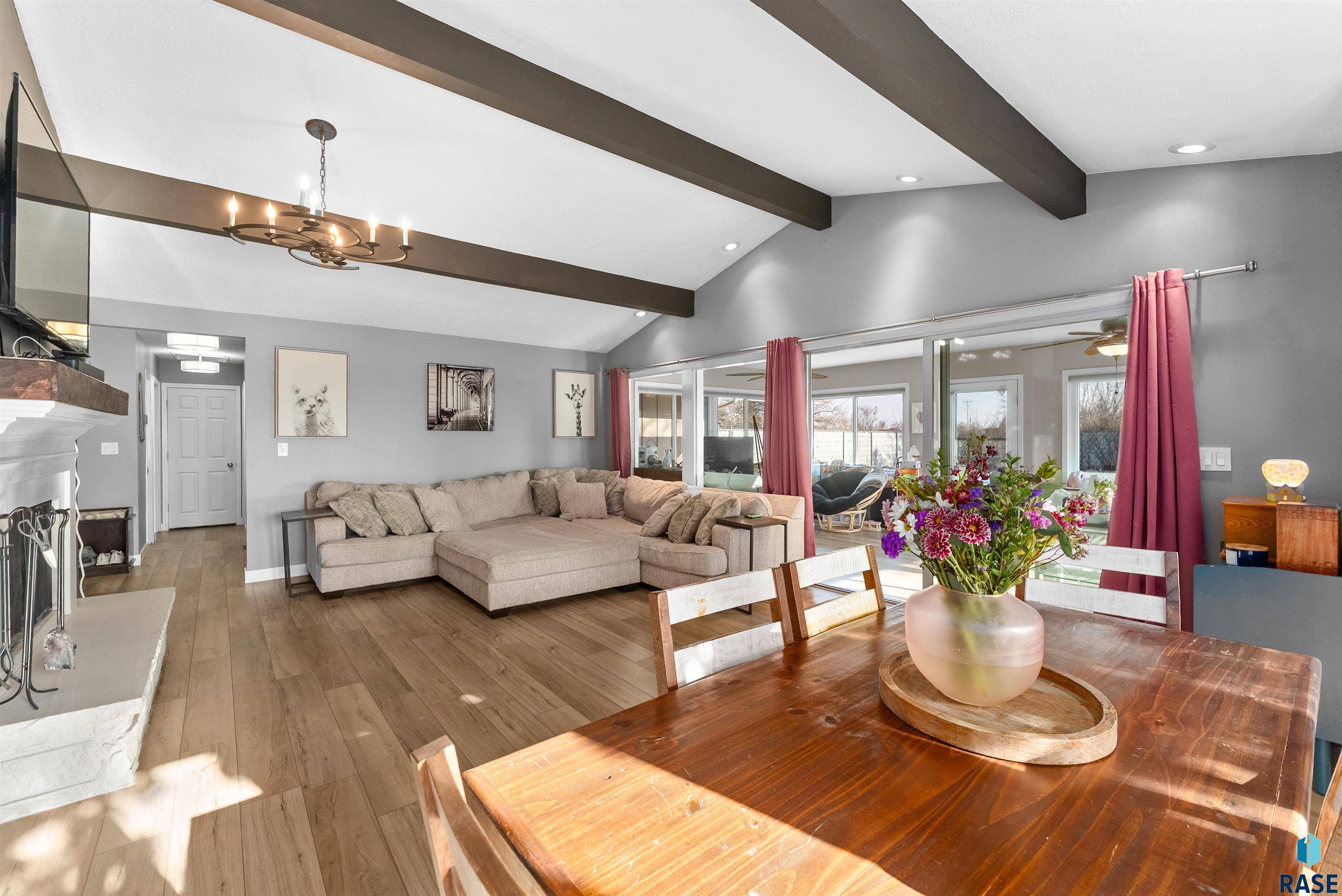 Sioux Falls, SD 57106,3809 S Ellis Rd