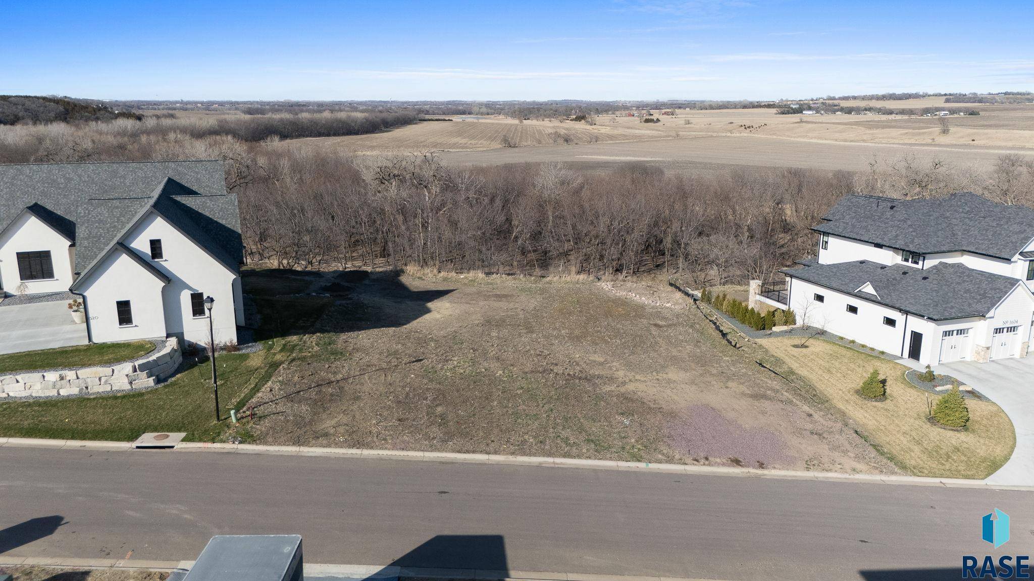 Sioux Falls, SD 57110,1600 S Scarlett Oak Pl