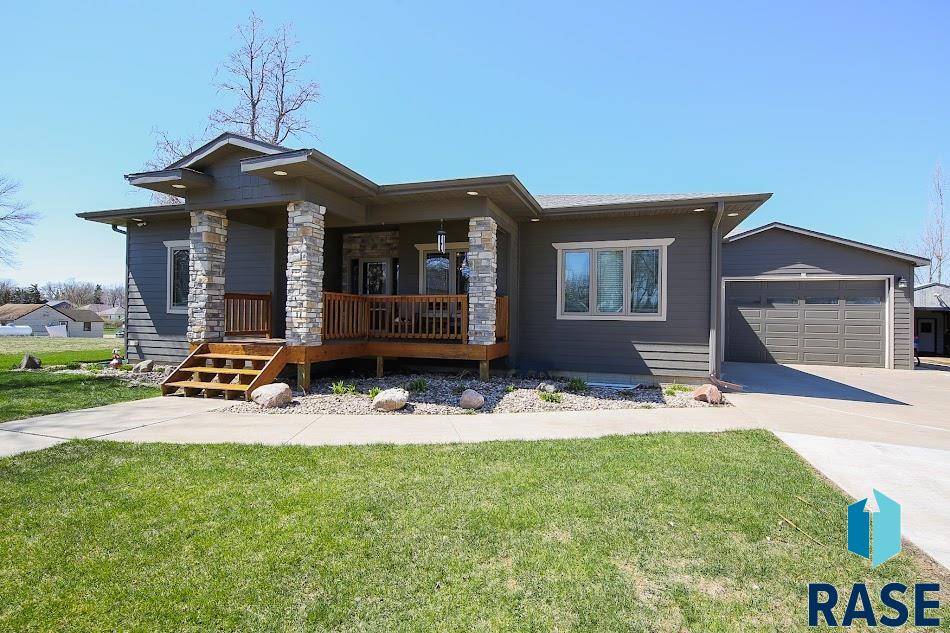 Viborg, SD 57070-2015,105 N Nora St