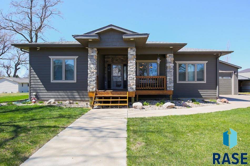 Viborg, SD 57070-2015,105 N Nora St