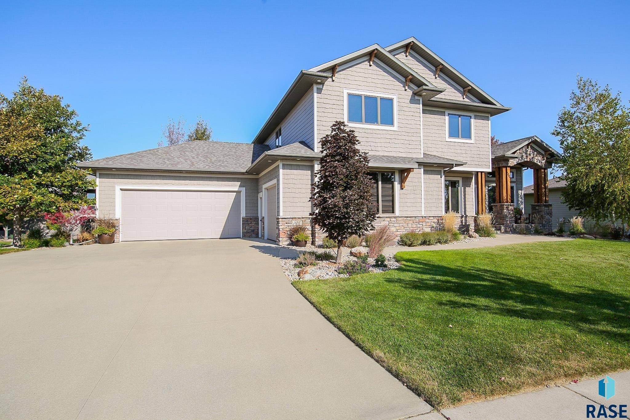 Sioux Falls, SD 57108,400 E Piping Rock Ln