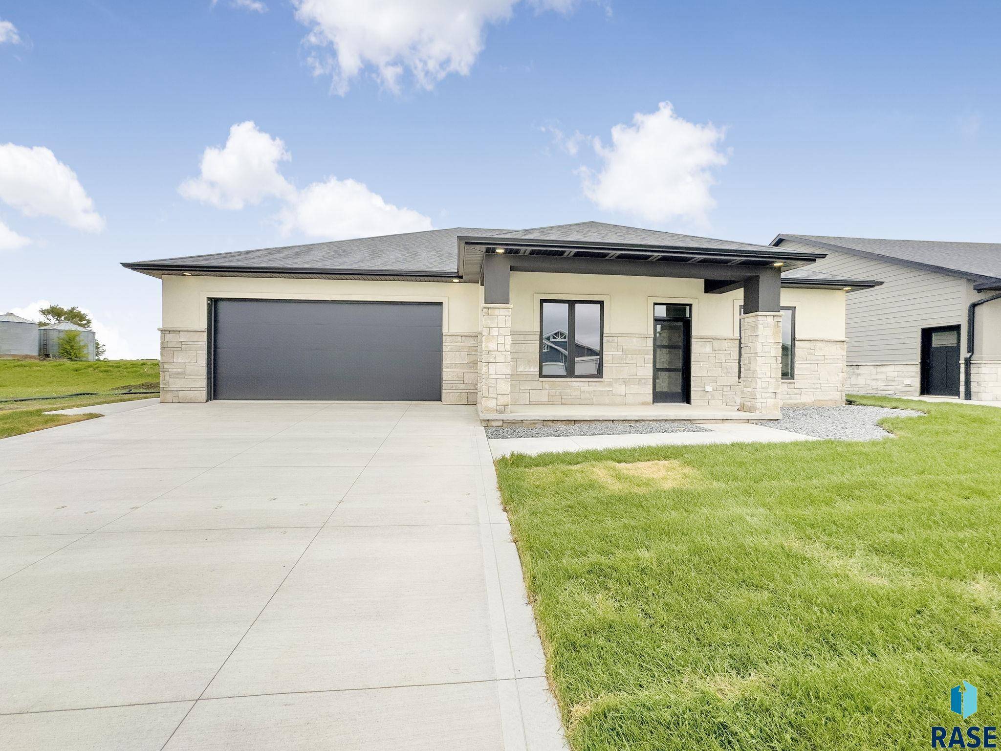 Crooks, SD 57020,413 W 5th St