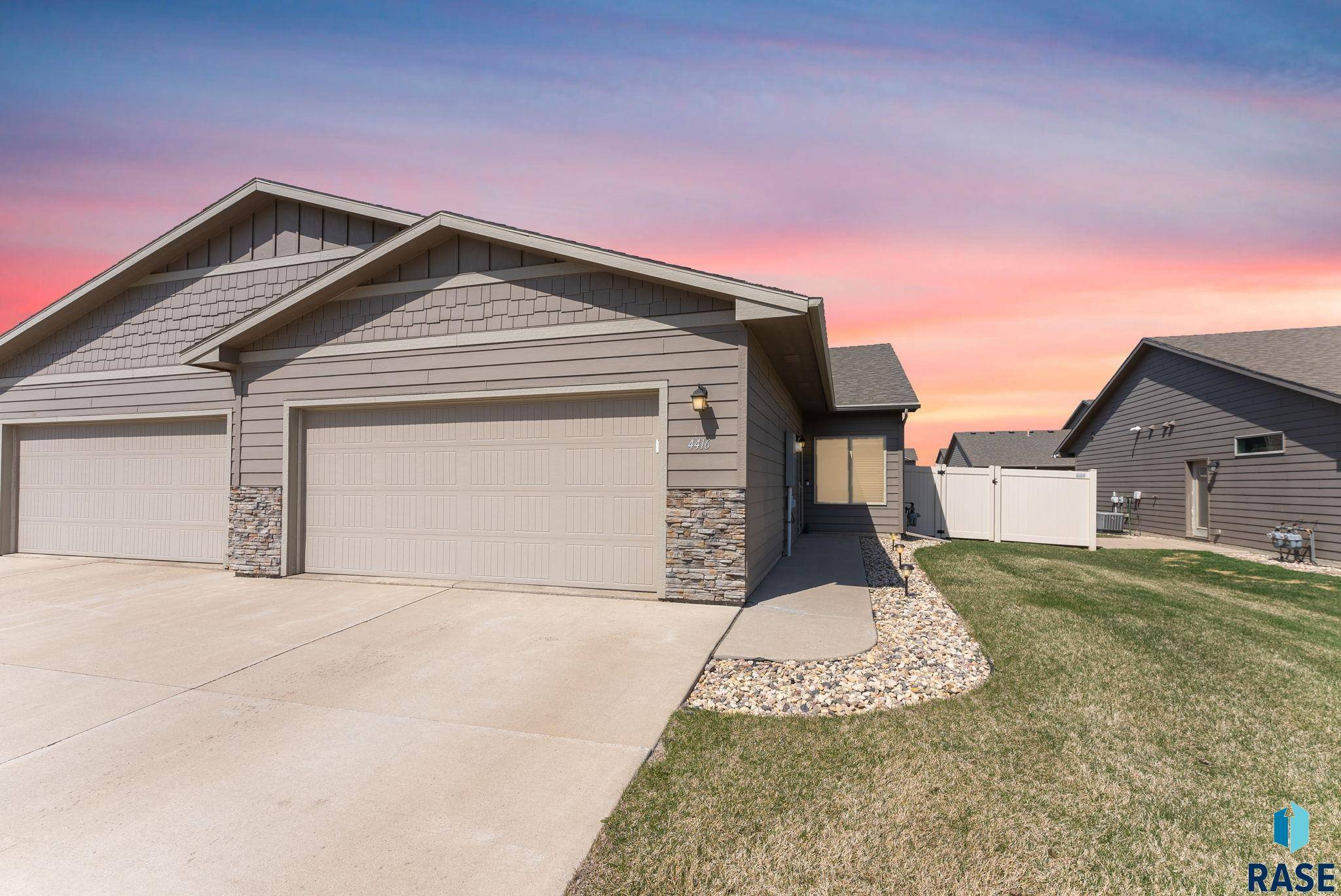 Sioux Falls, SD 57108,4416 W Townsley Pl