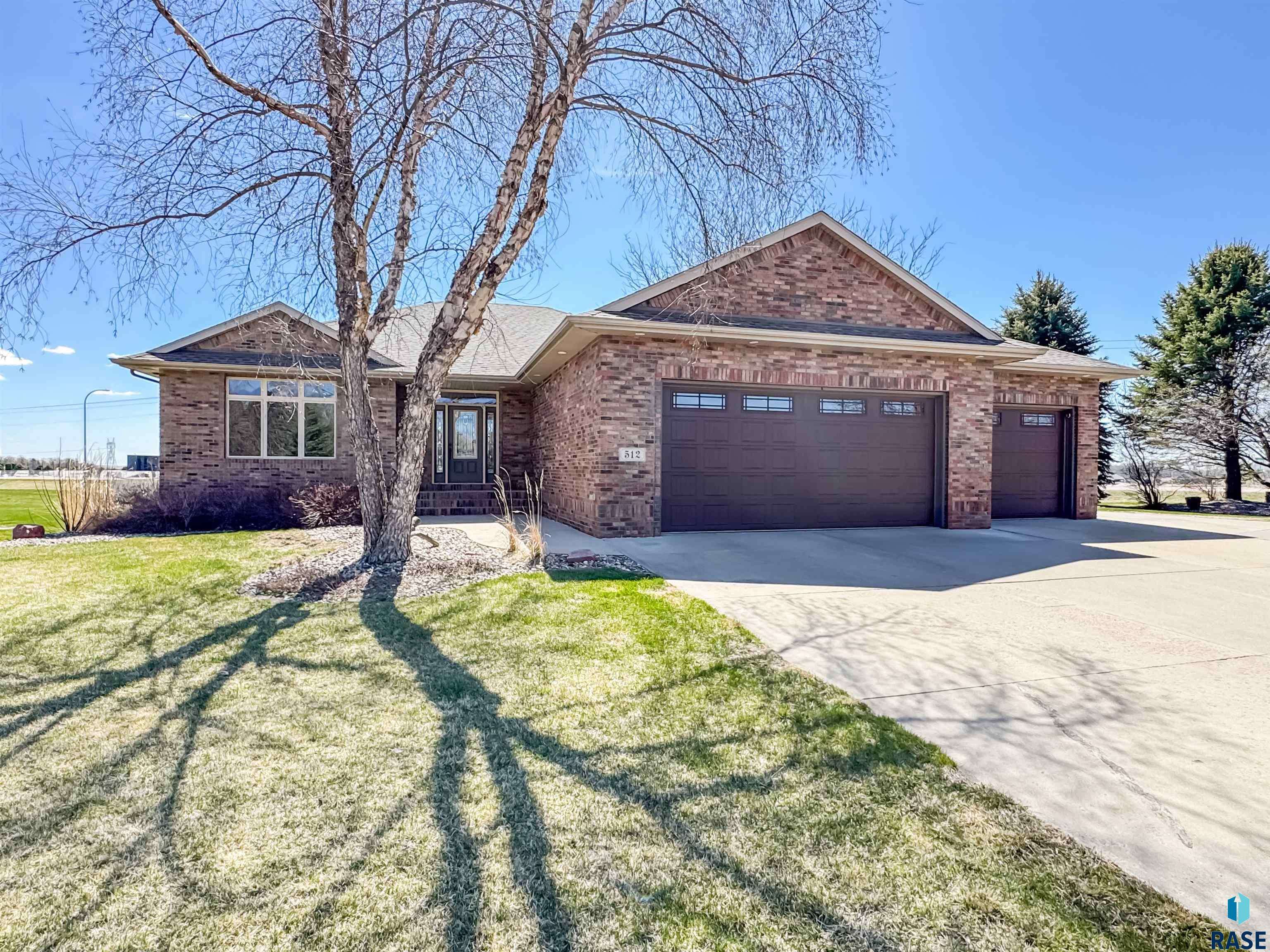 Brandon, SD 57005,512 S Country Club Ave