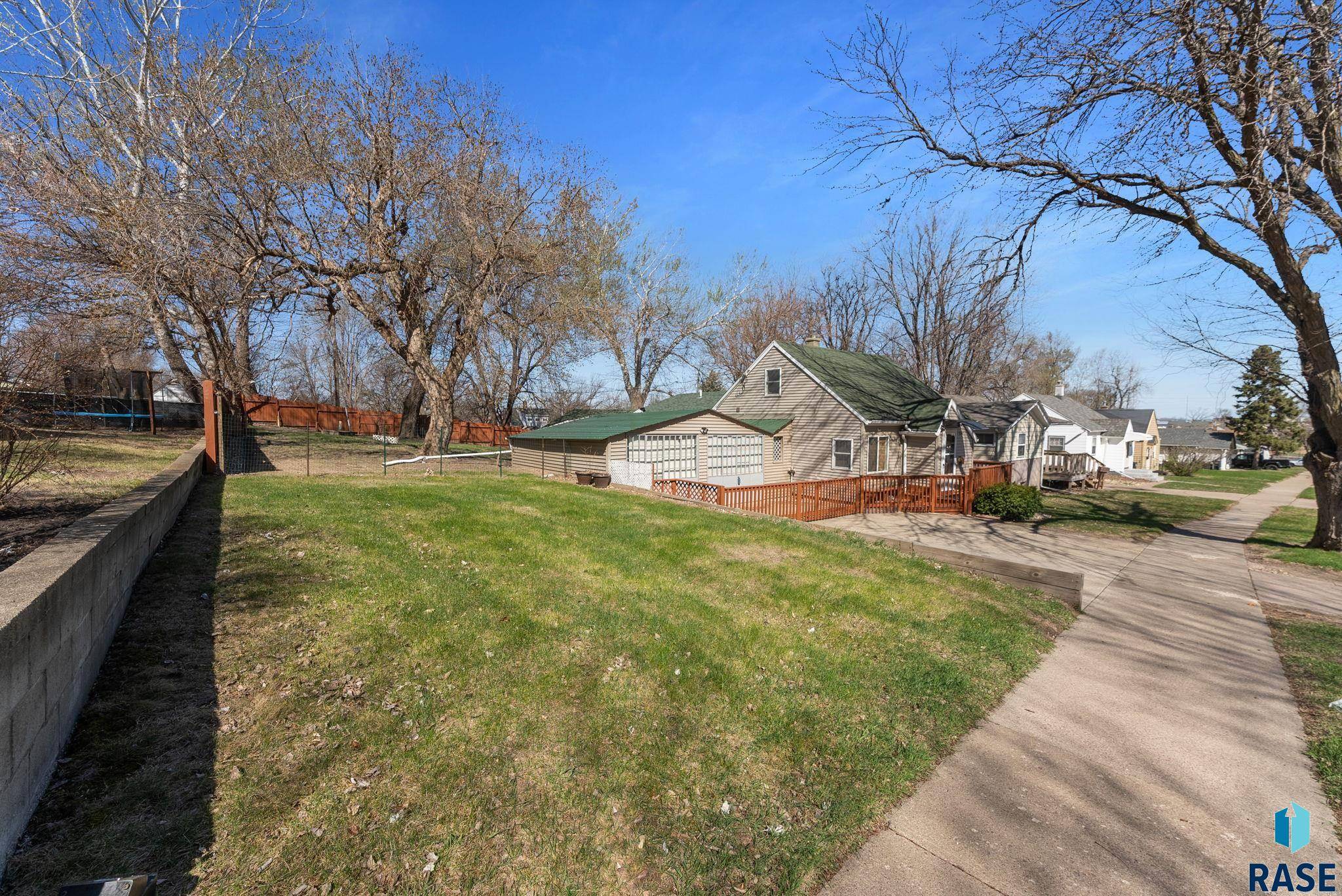 Sioux Falls, SD 57104,1219 N Spring Ave