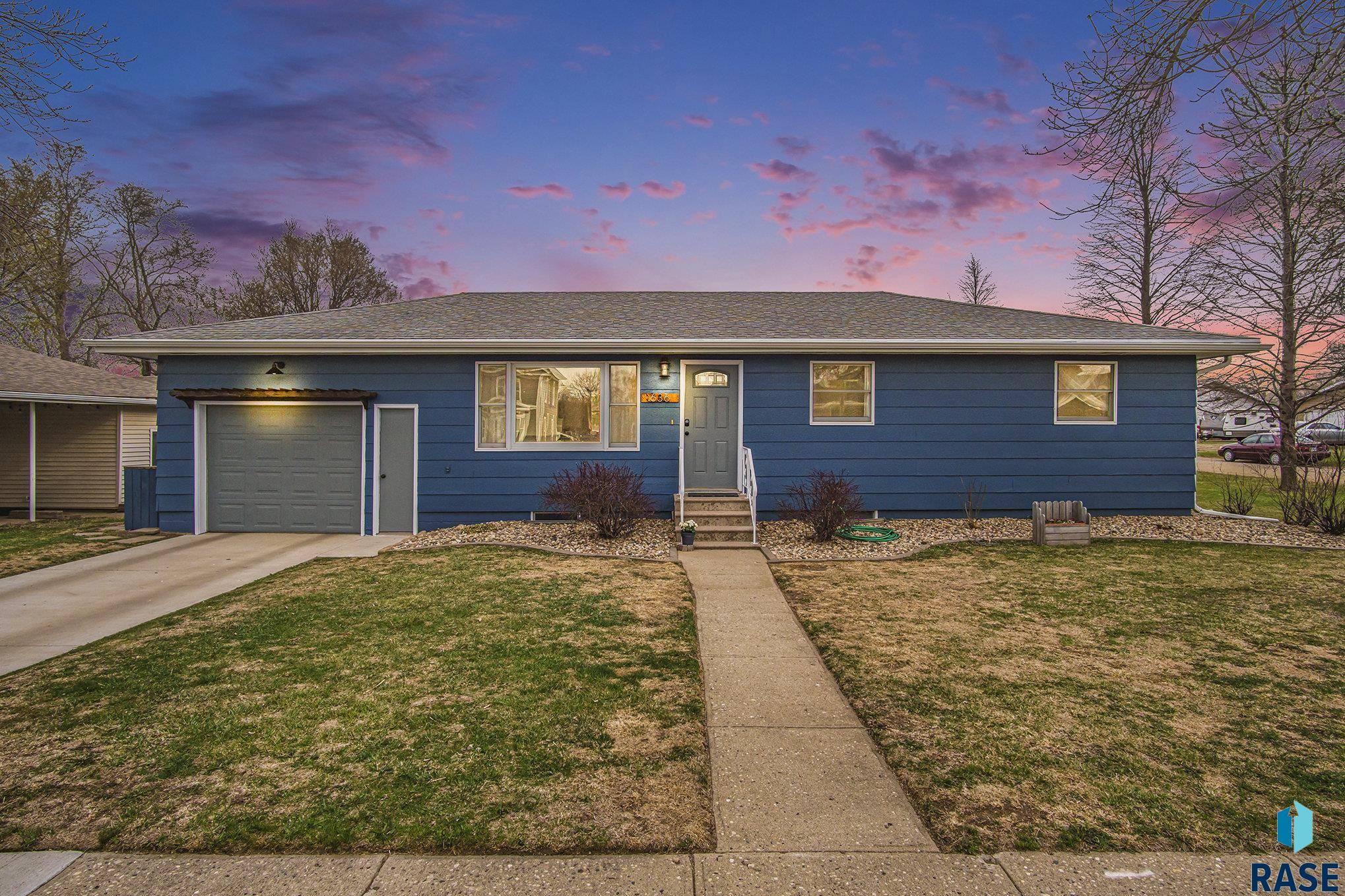 Madison, SD 57042,636 SE 4th St