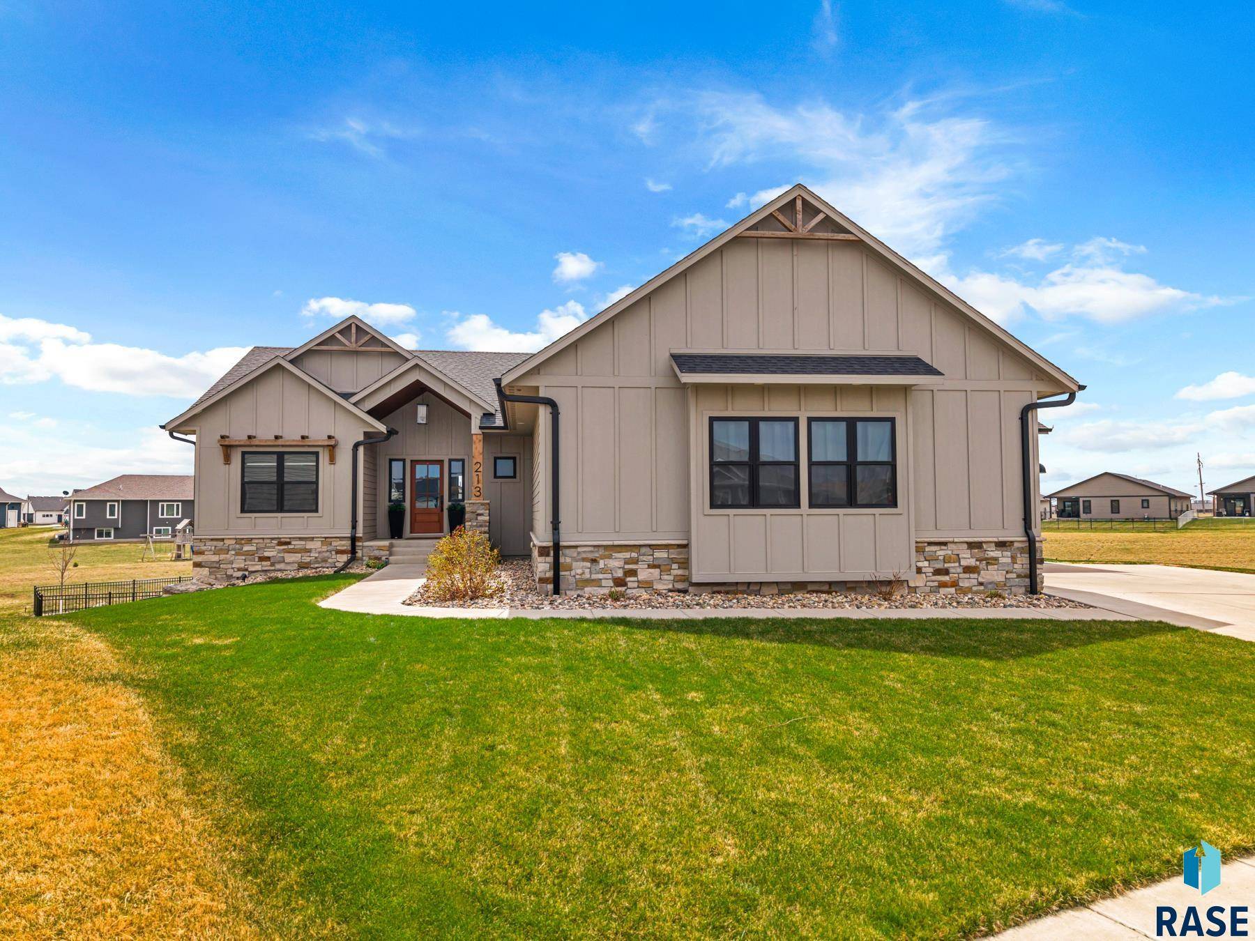 Harrisburg, SD 57032,213 Central Park Ct