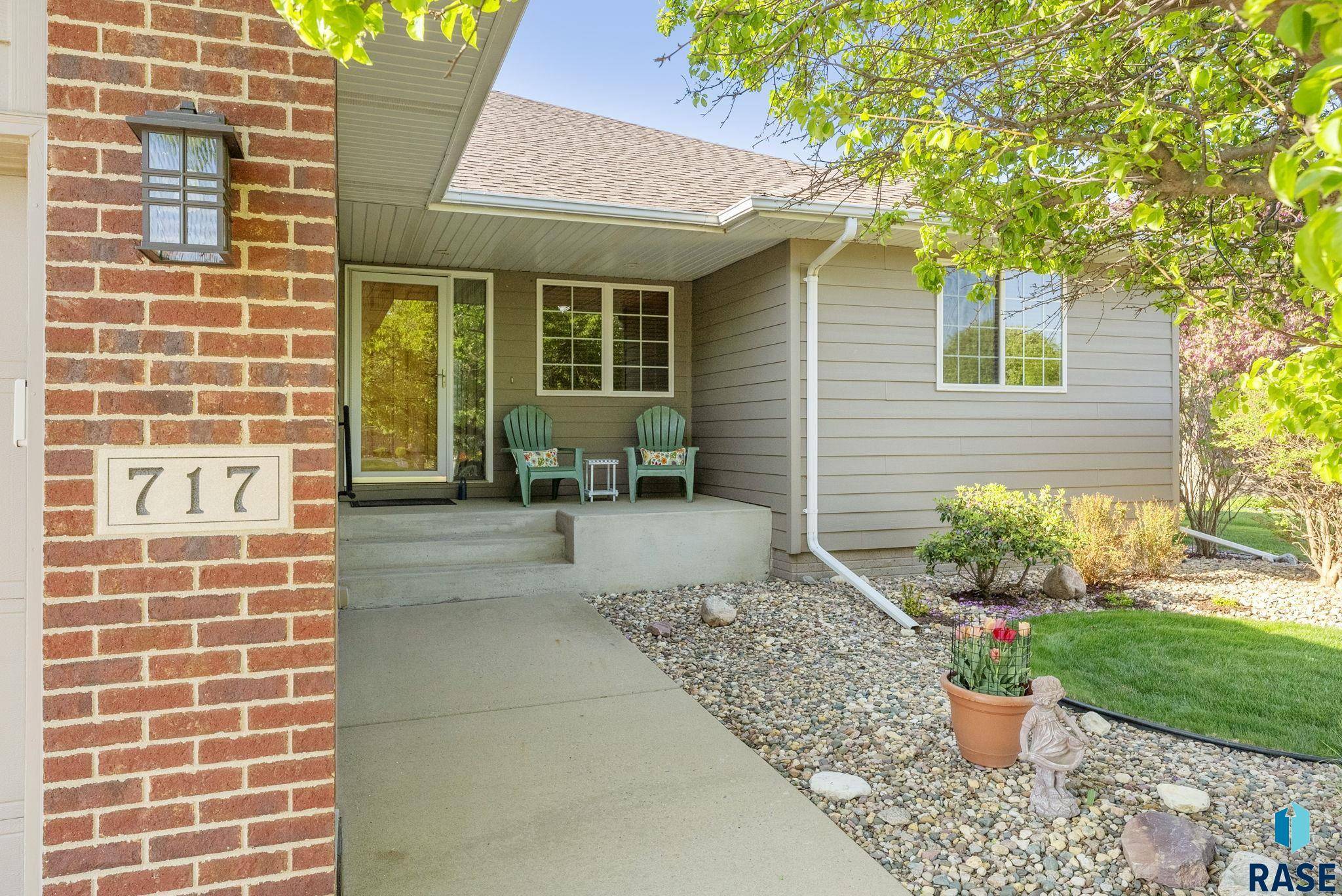 Sioux Falls, SD 57108,717 W Cascade St