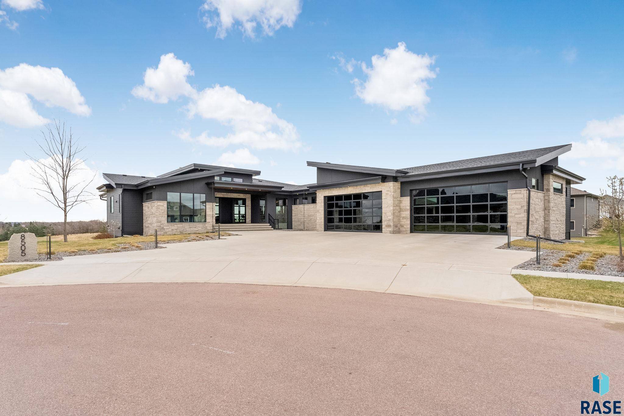 Sioux Falls, SD 57110,8505 E Sugar Leaf Cir