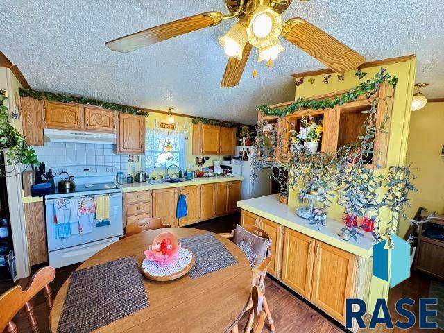 Sioux Falls, SD 57107-1512,912 N Doland Pl
