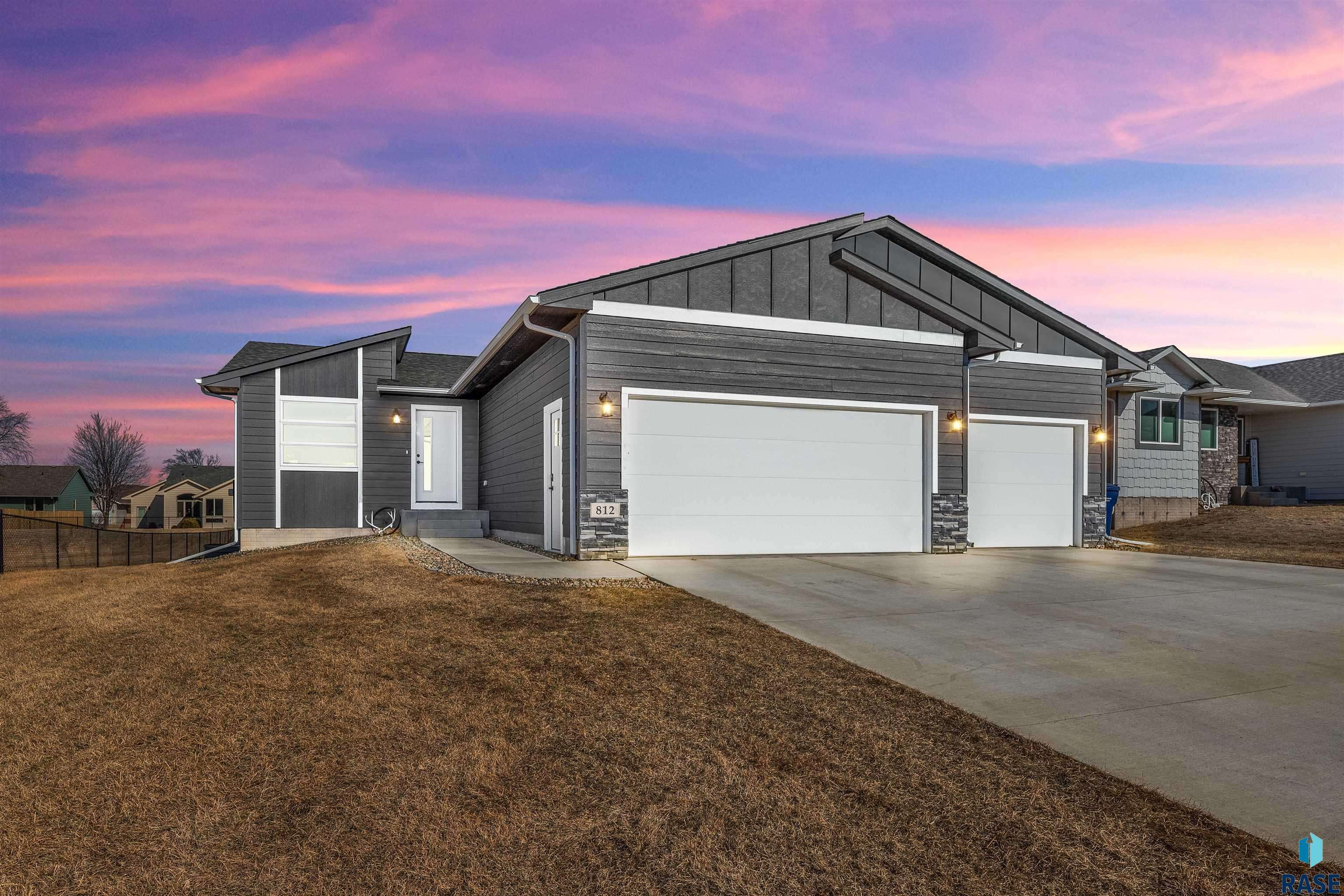Garretson, SD 57030-3000,812 Sarah C Cir