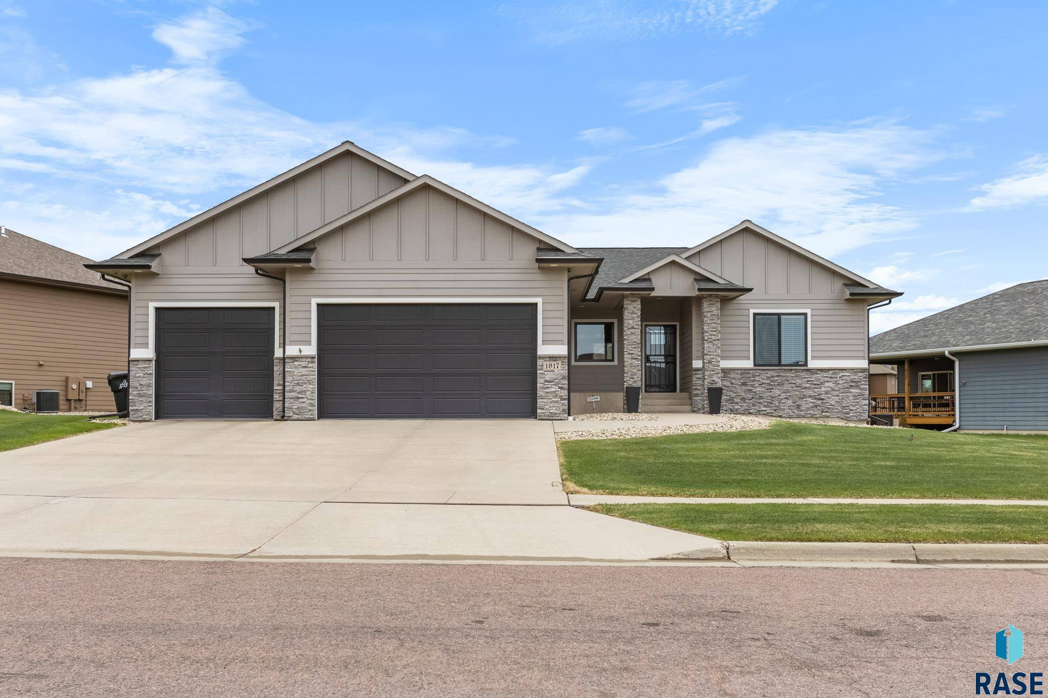 Sioux Falls, SD 57110,1917 S Firefly Dr