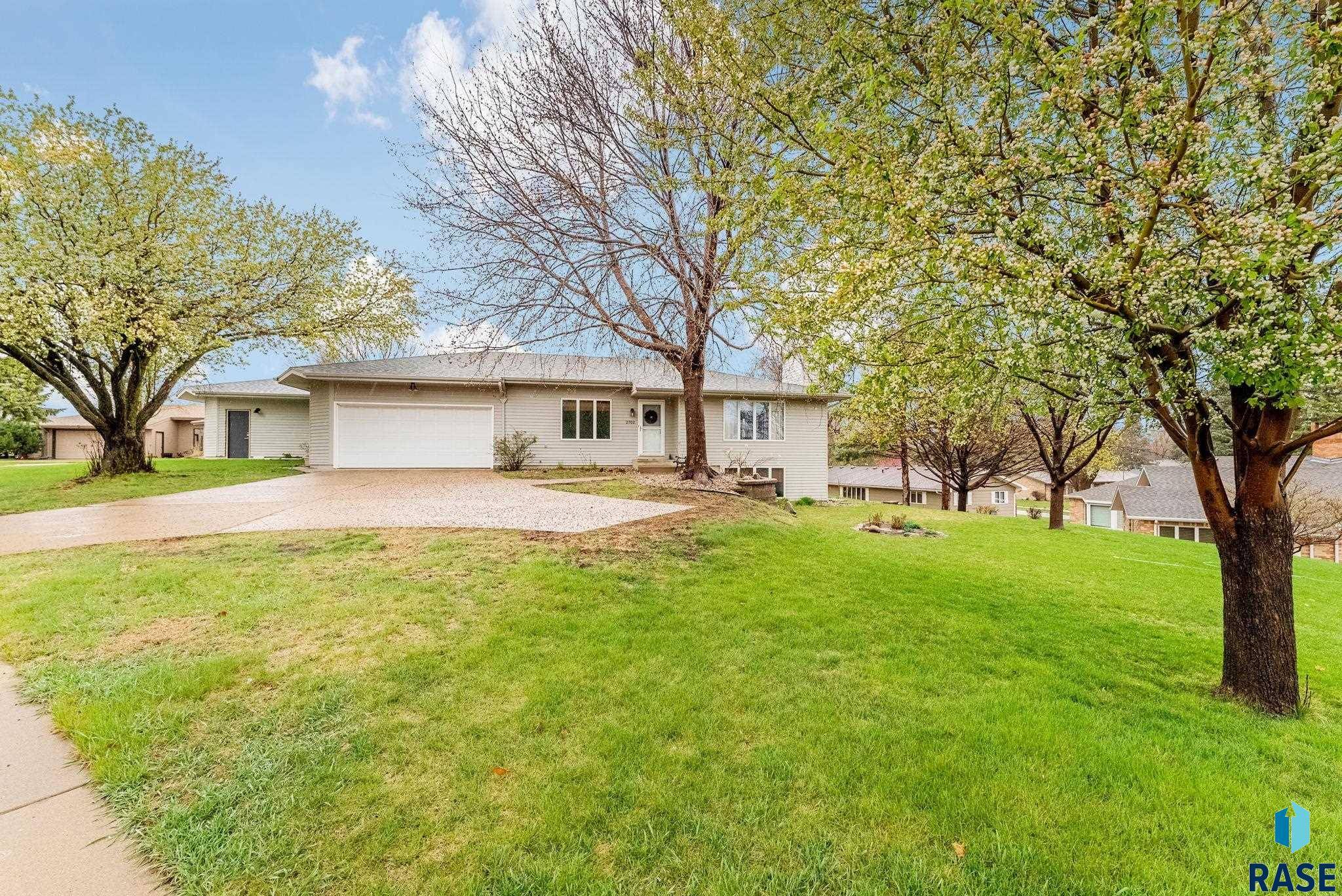 Sioux Falls, SD 57105,2702 W 33rd St