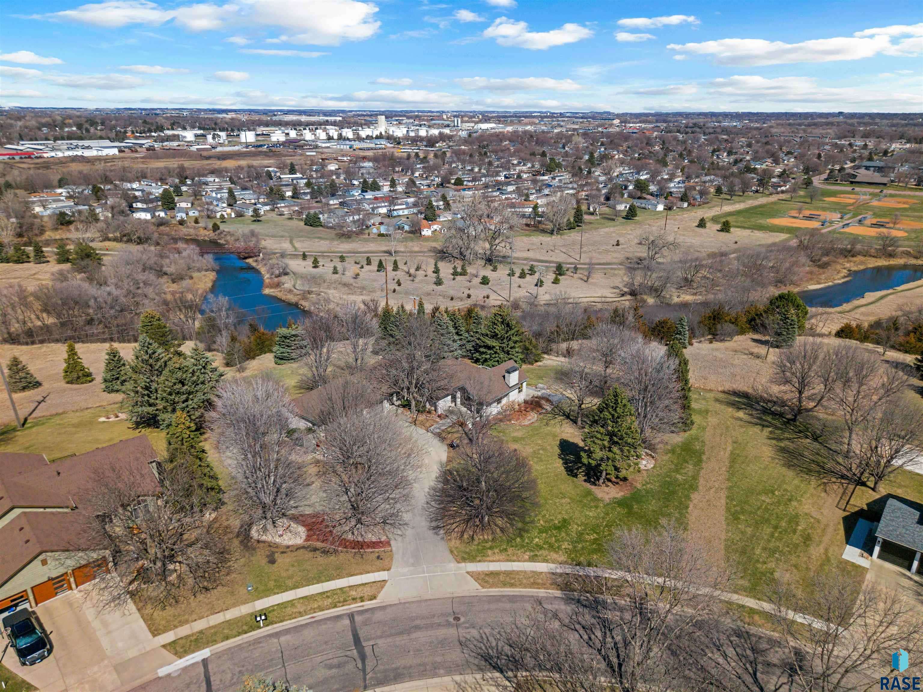 Sioux Falls, SD 57106,1228 S Stoney Pointe Ct
