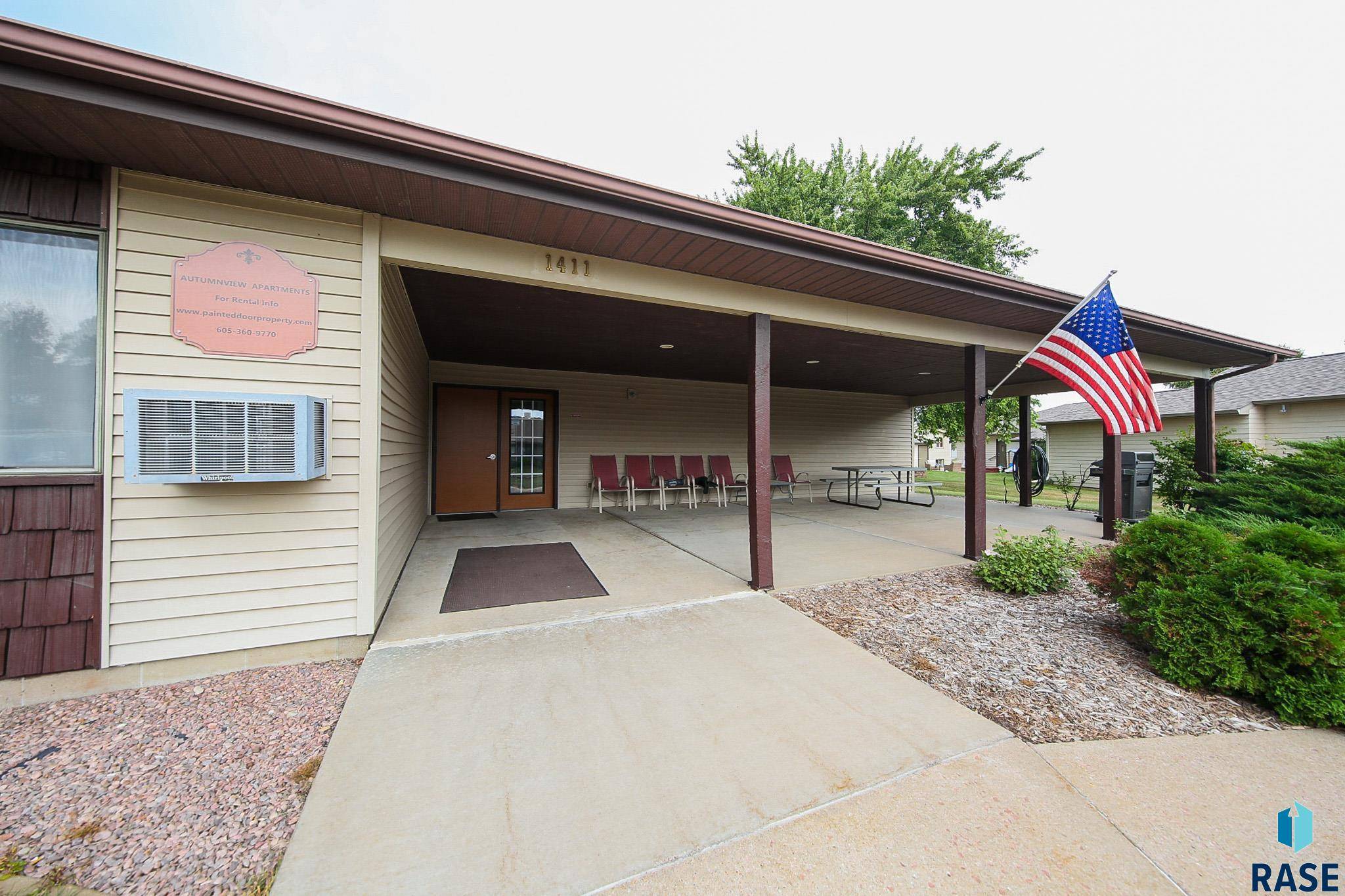 Brandon, SD 57005,1411 E Rushmore Dr