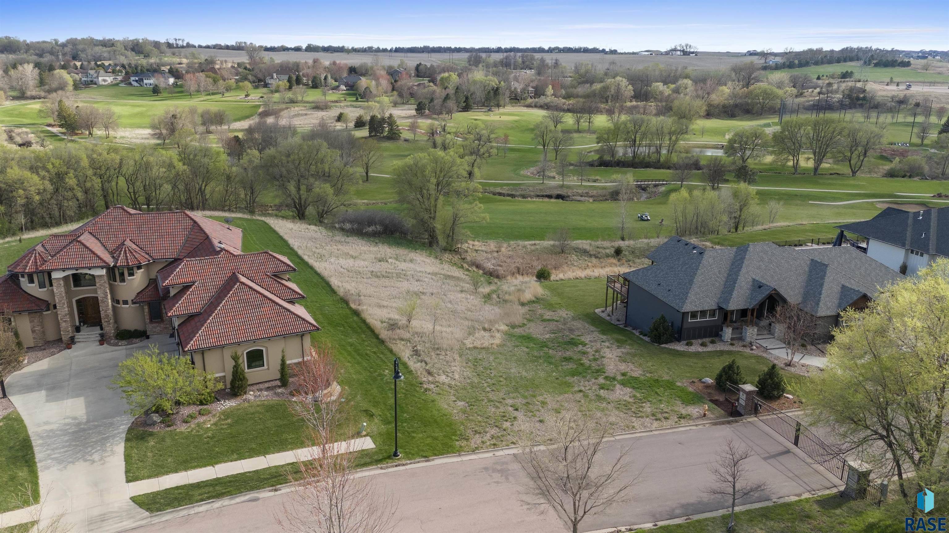 Sioux Falls, SD 57110,8701 E Torchwood Ln
