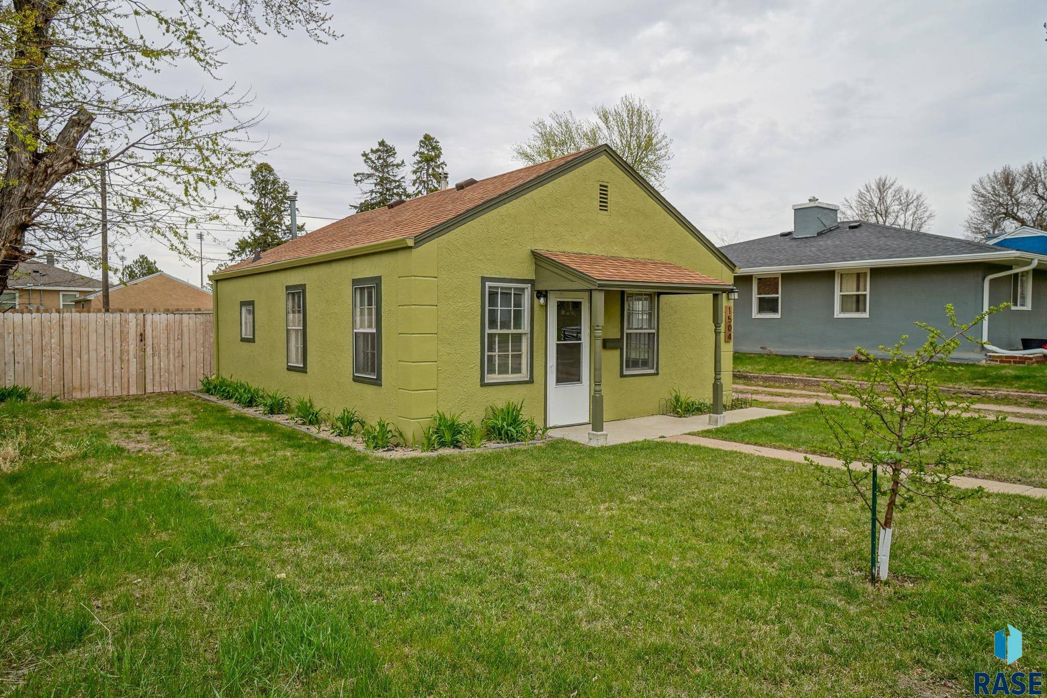 Sioux Falls, SD 57104,1504 Lincoln Ave