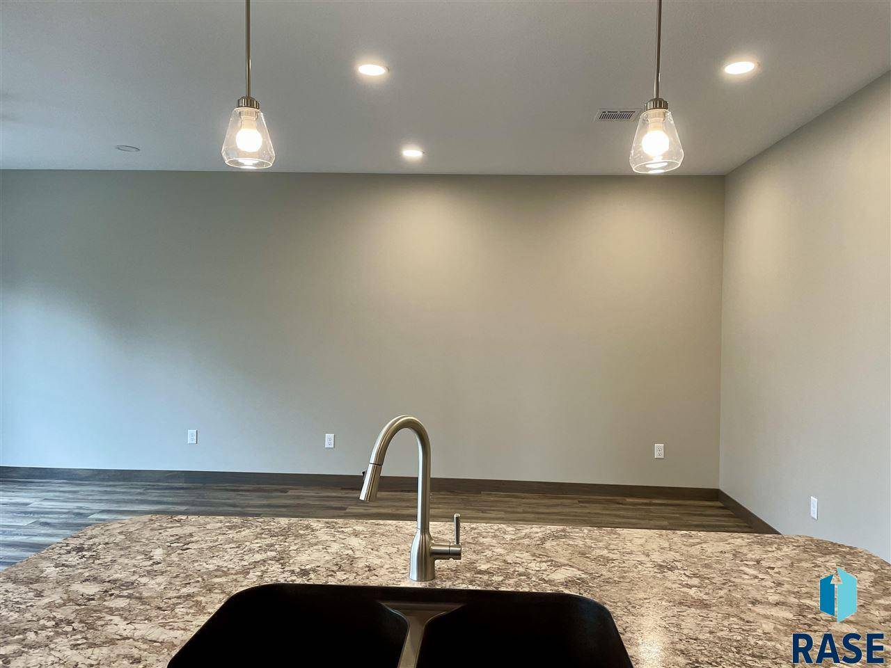 Edgerton, MN 56128,950 1st Ave