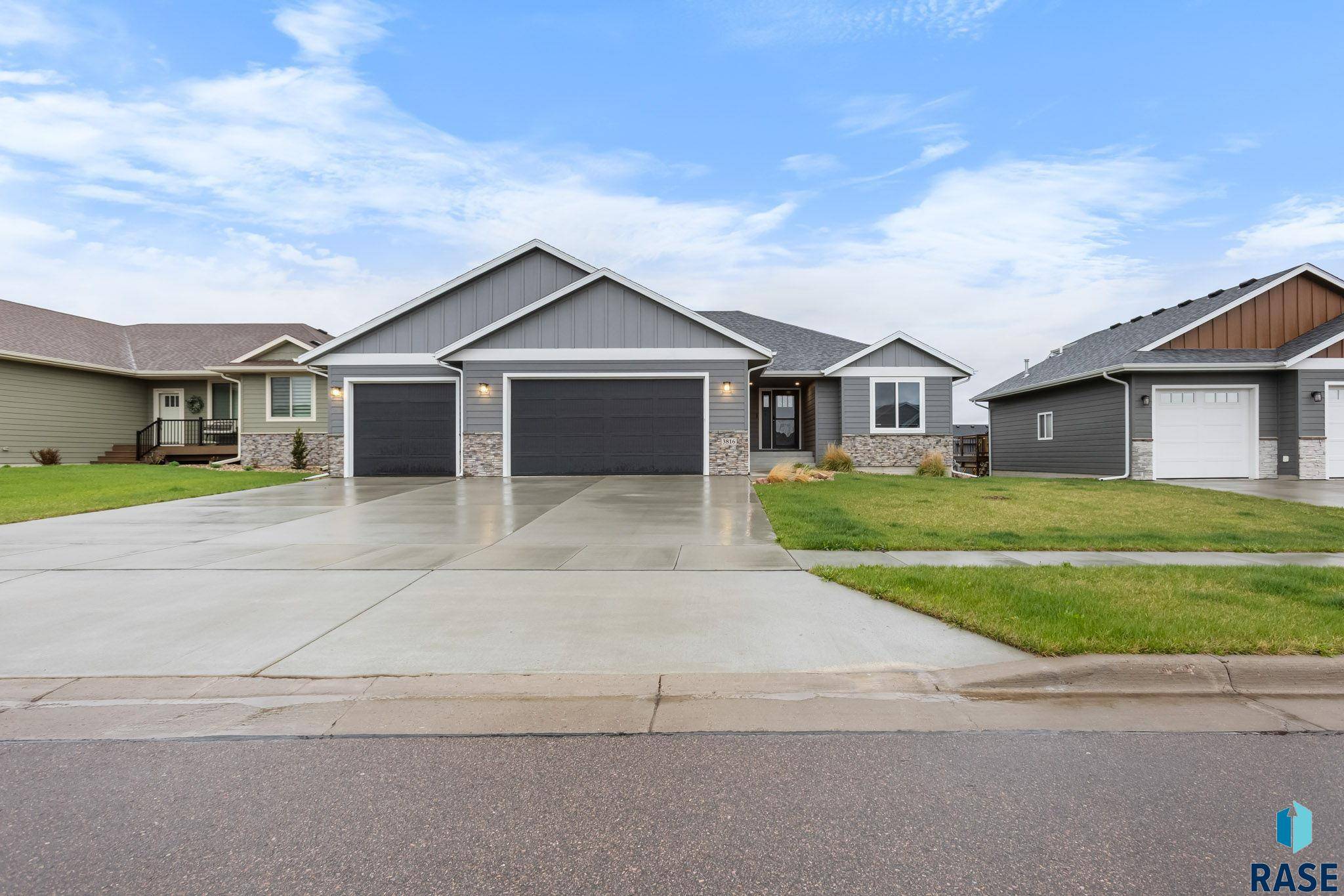 Sioux Falls, SD 57110,3816 S Home Plate Ave