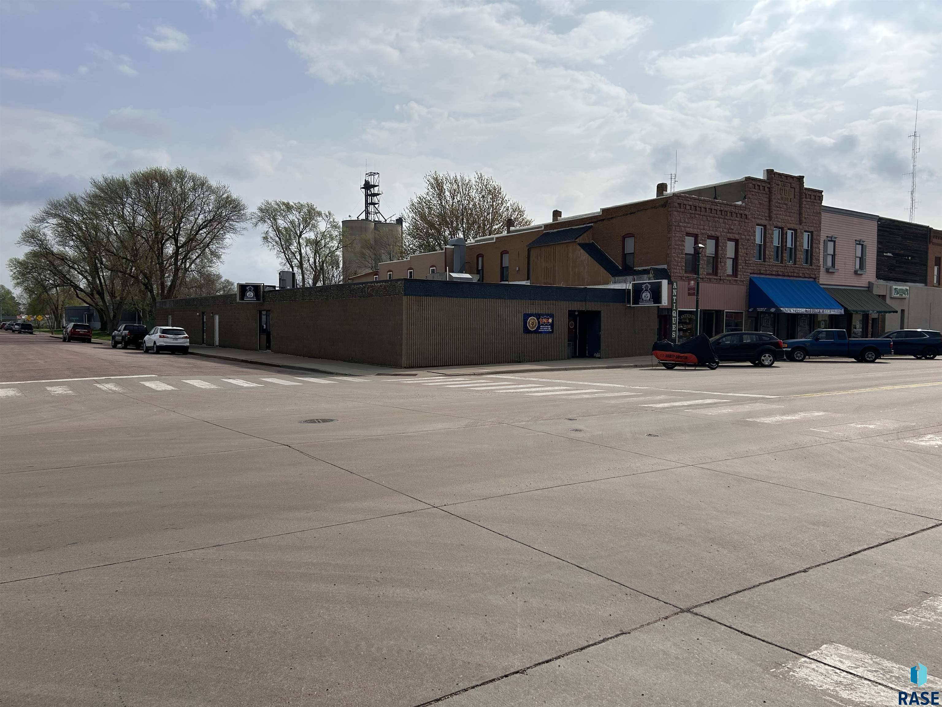 Elk Point, SD 57025,103 E Main St