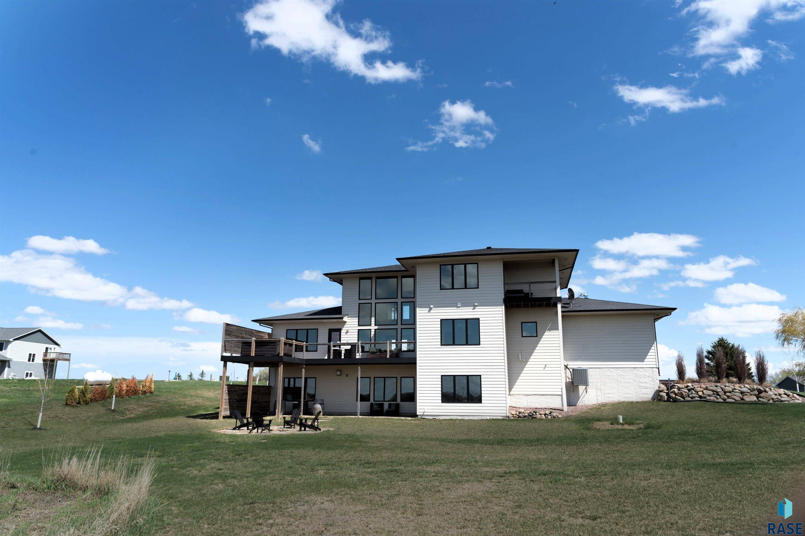 Canistota, SD 57012,26183 Sunset Bluff Dr