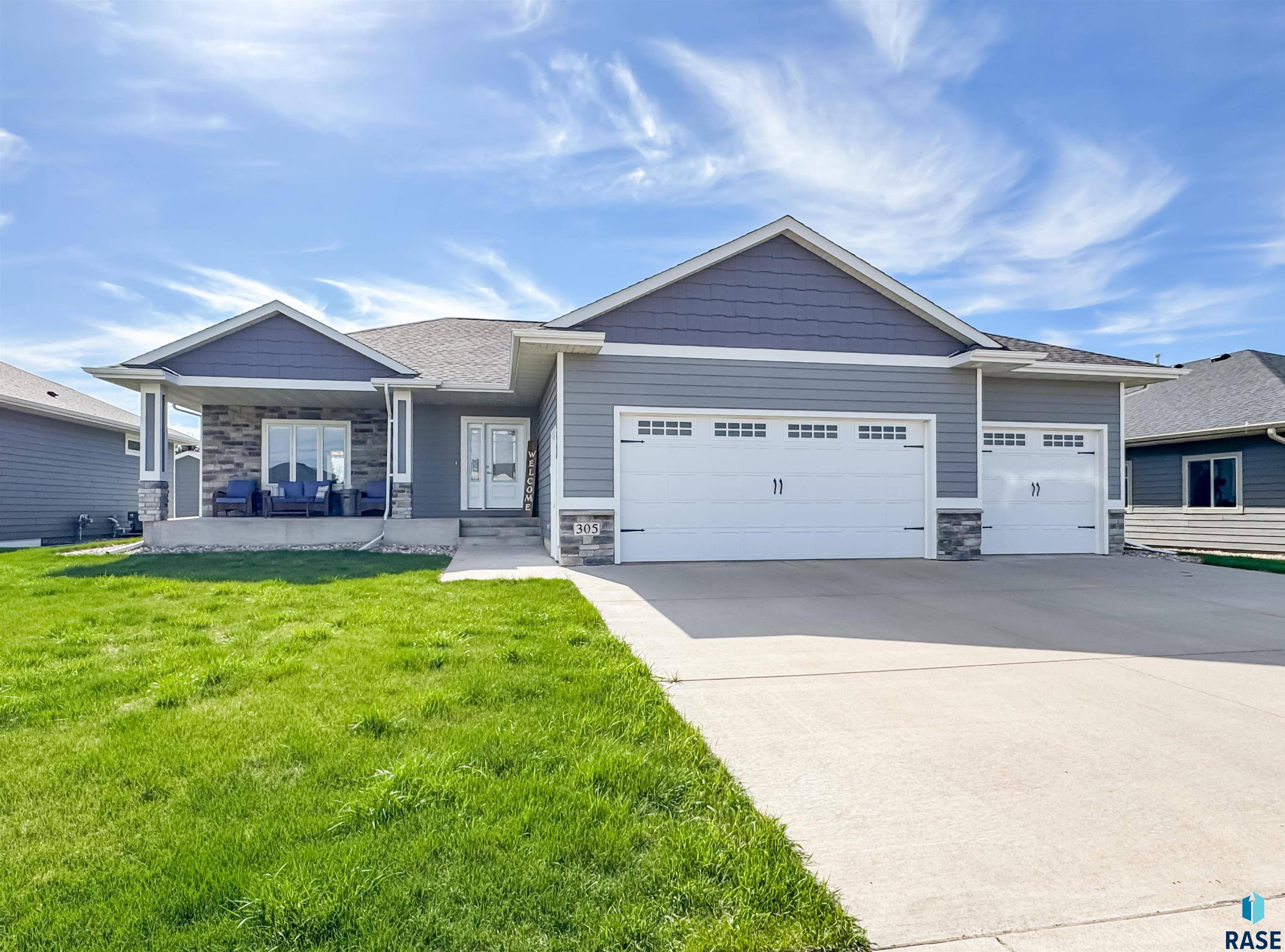 Brandon, SD 57005,305 S Sunshine Ave