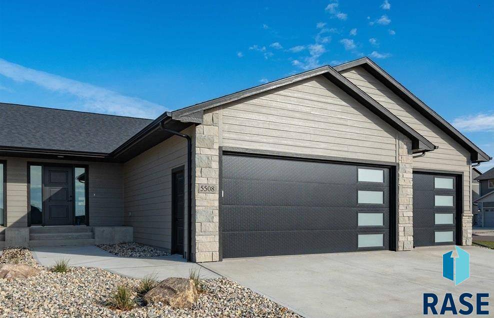 Sioux Falls, SD 57107,5508 W Rock Hill Pl