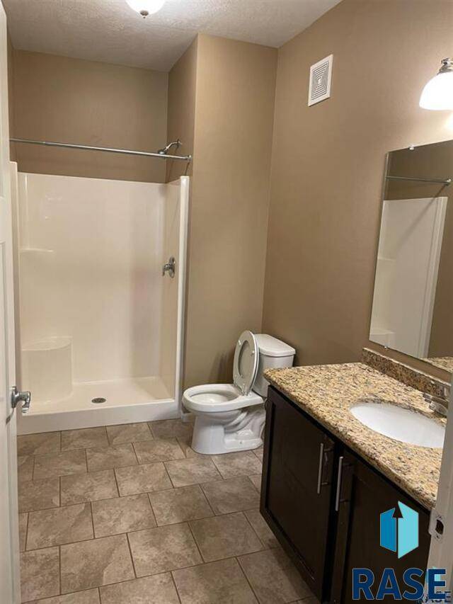 Sioux Falls, SD 57108,7446 S Louise Ave #103