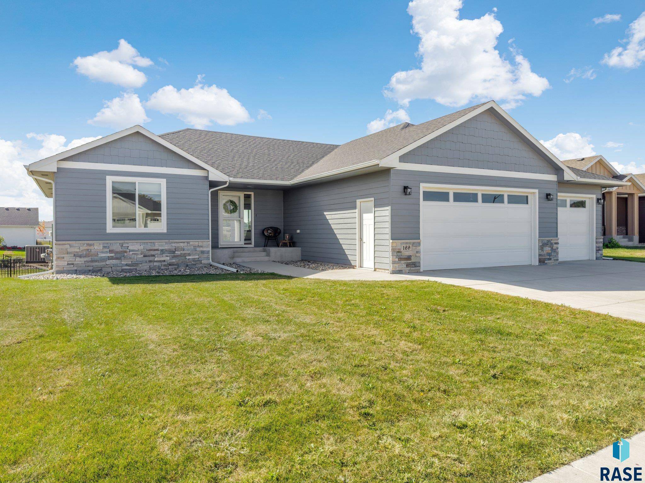 Harrisburg, SD 57032,169 Central Park Ct