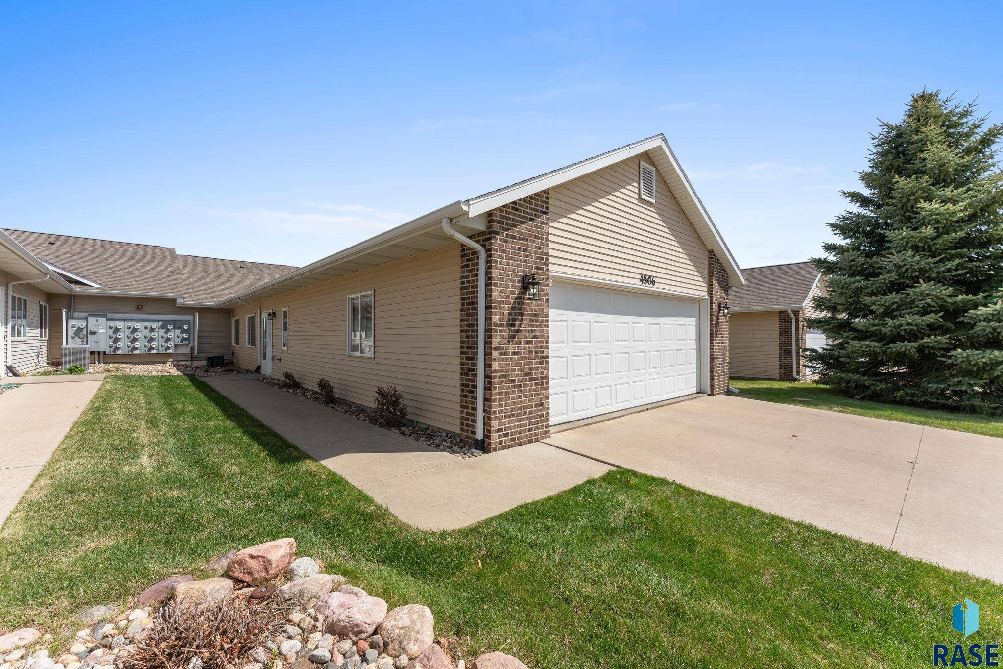 Sioux Falls, SD 57110,4506 E 49th St
