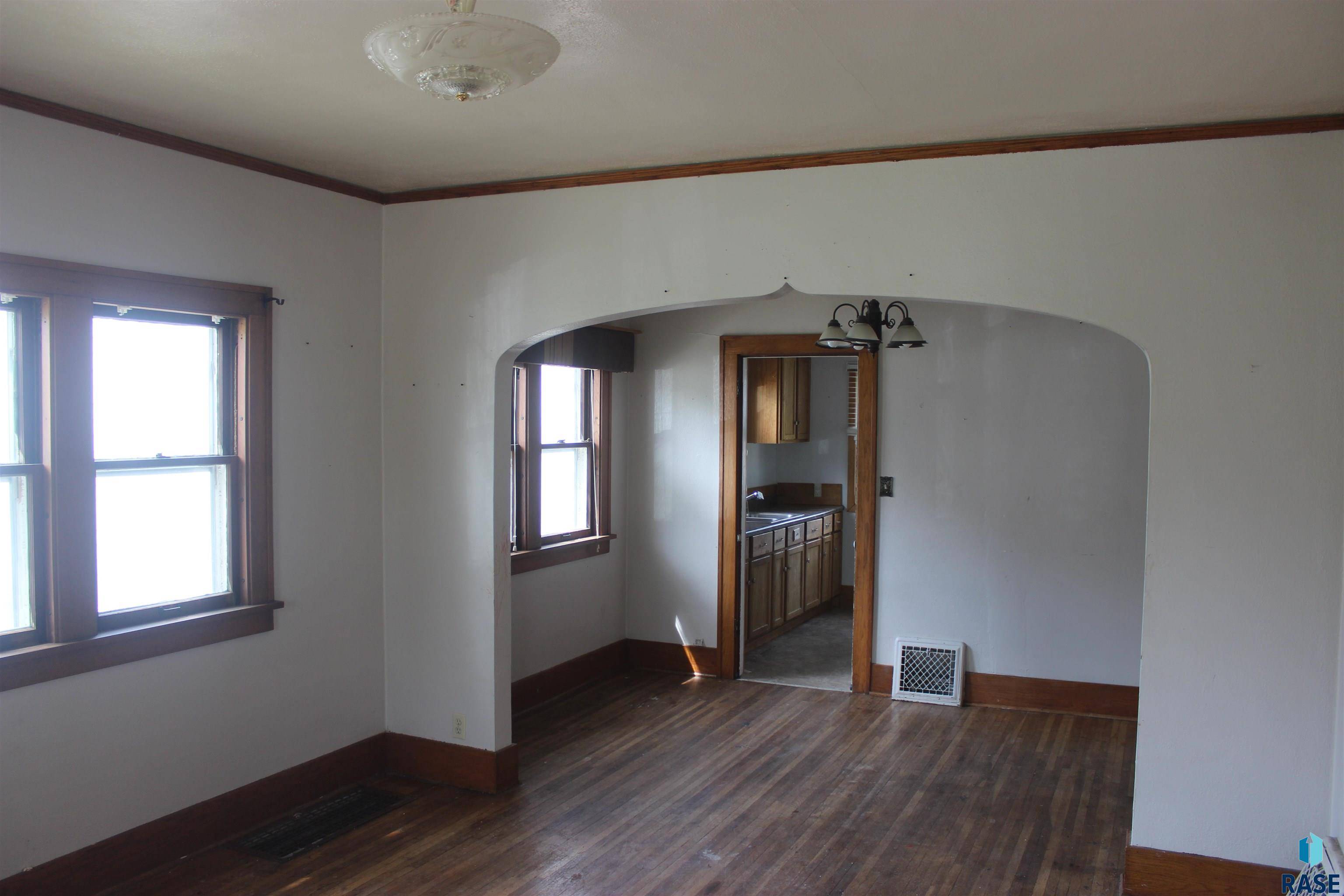 Aberdeen, SD 57401,1518 S Lincoln St