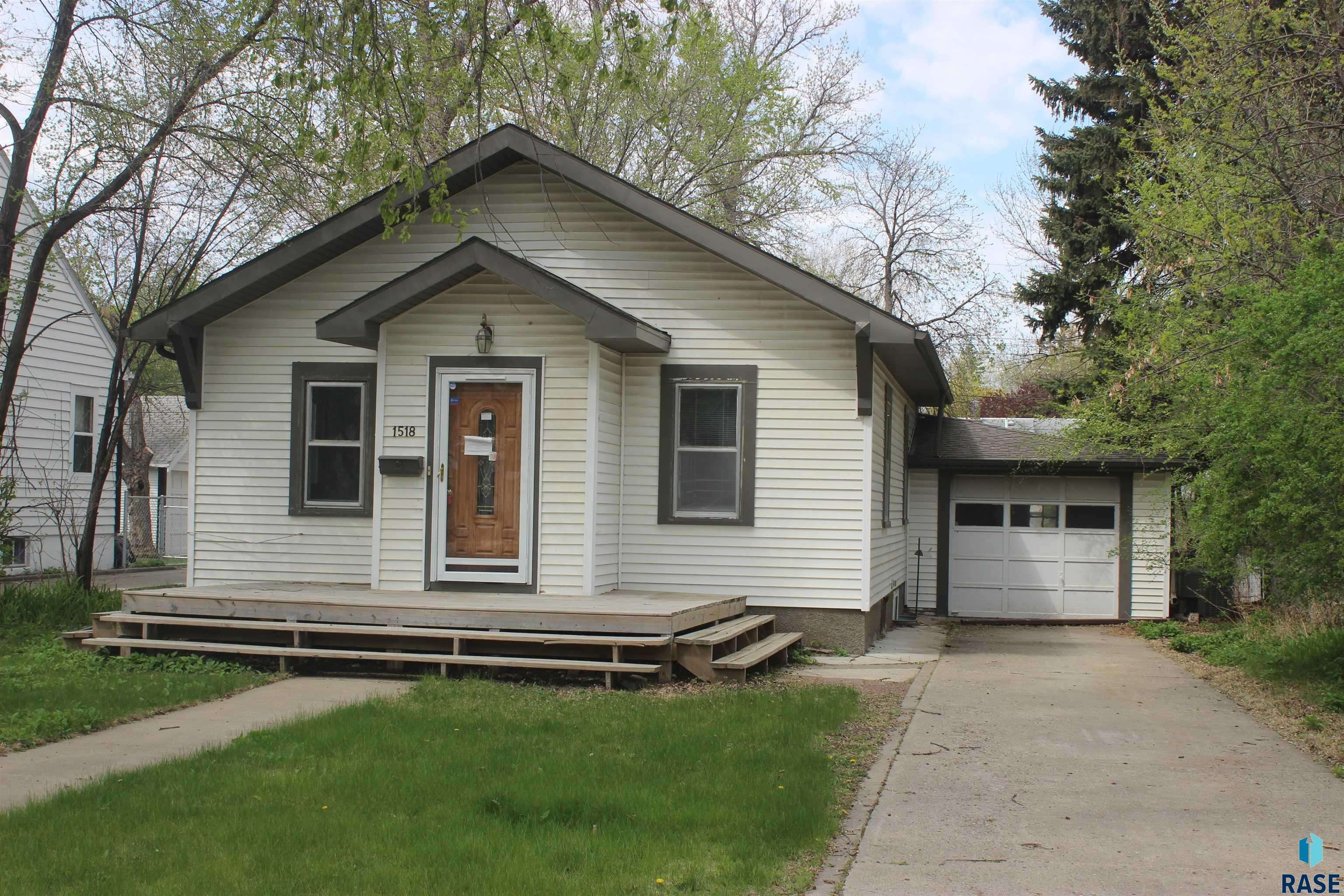 Aberdeen, SD 57401,1518 S Lincoln St