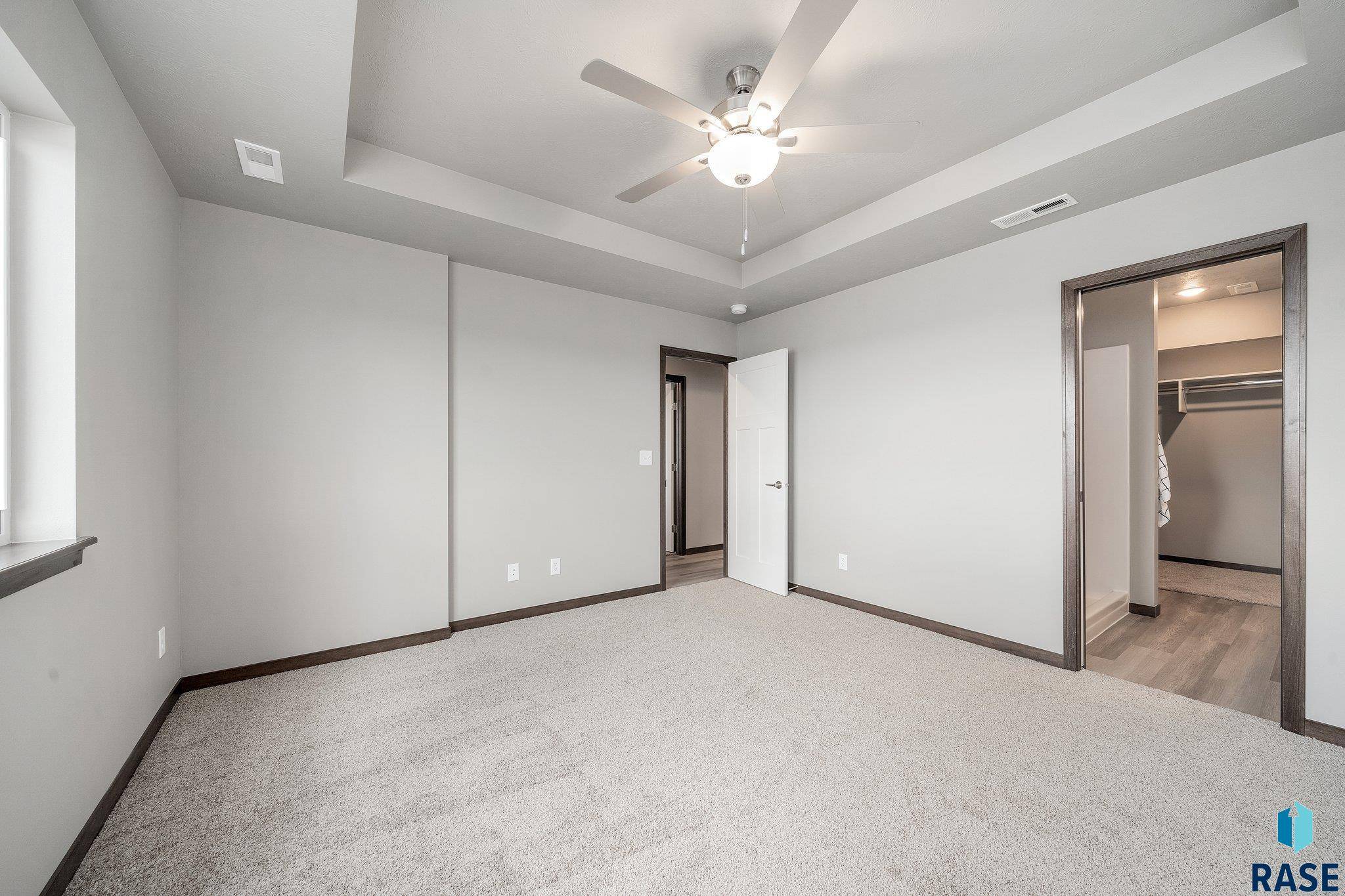 Sioux Falls, SD 57110,6704 E Thimbleweed St