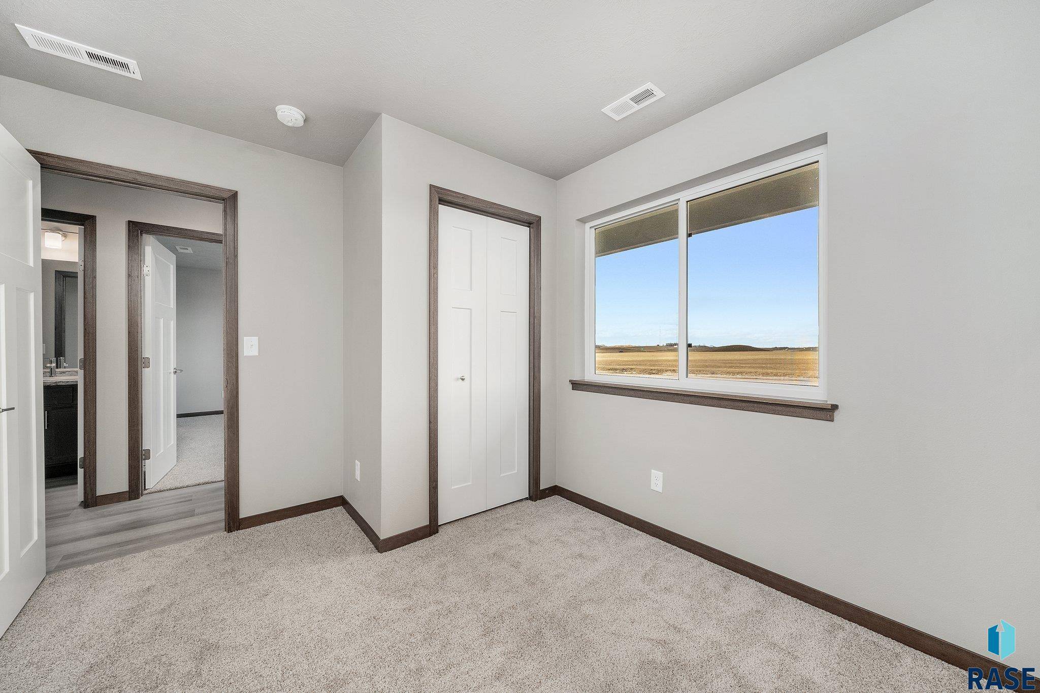 Sioux Falls, SD 57110,6705 E Thimbleweed St