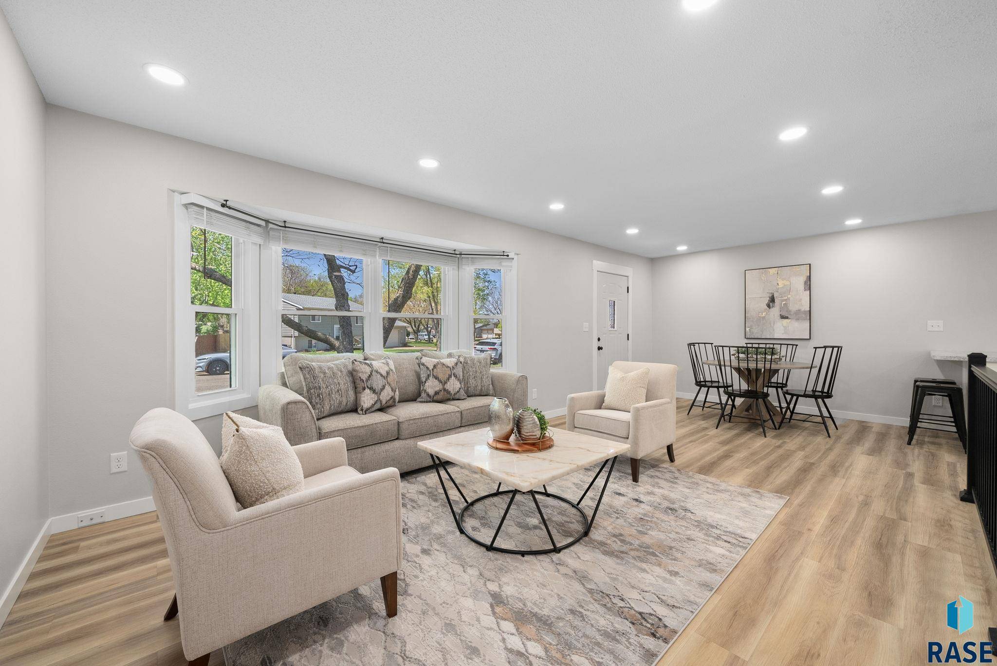 Sioux Falls, SD 57106,5404 W Deer Creek Dr