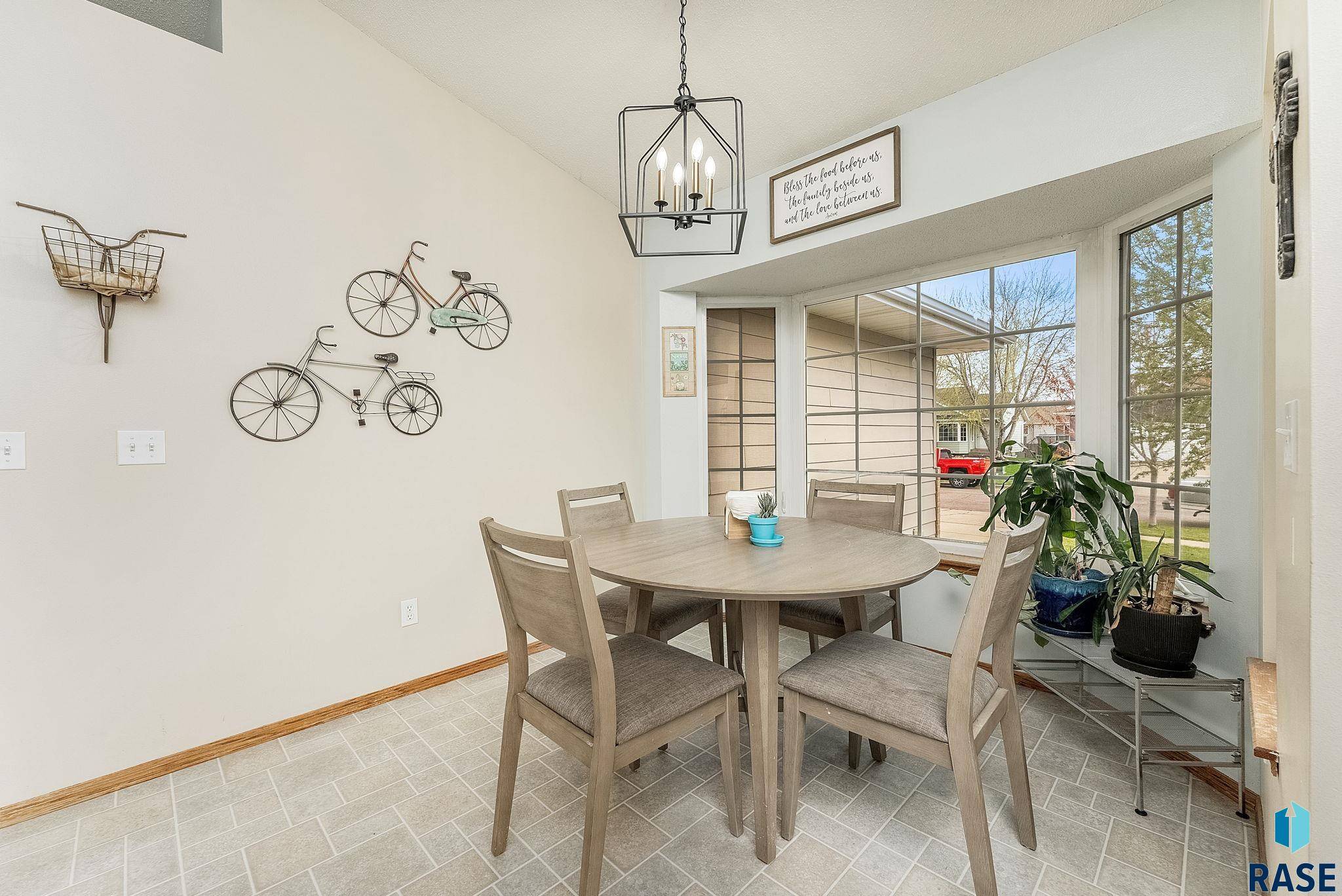 Sioux Falls, SD 57106,7320 W 52nd St