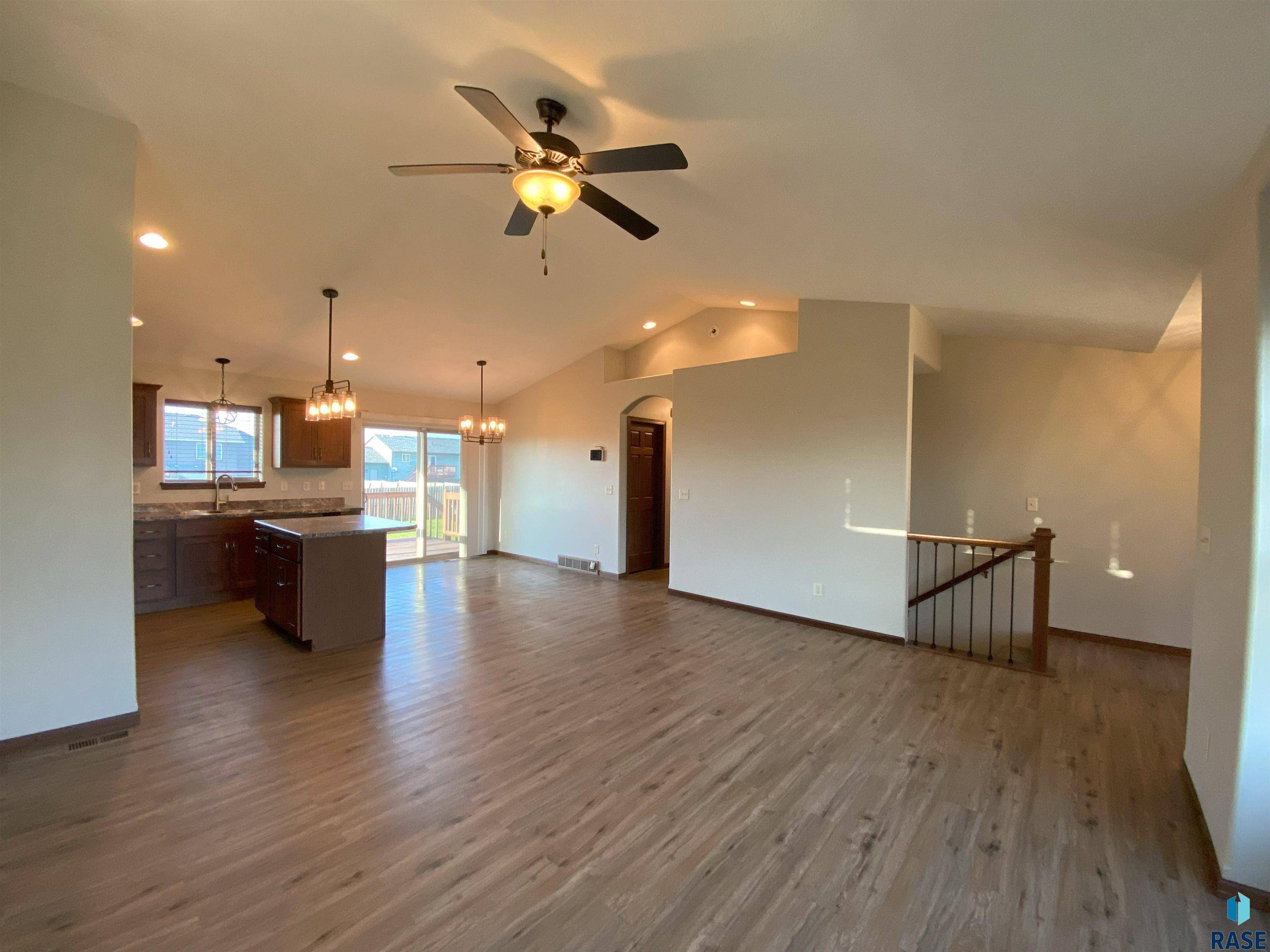 Sioux Falls, SD 57106,8908 W 18th St