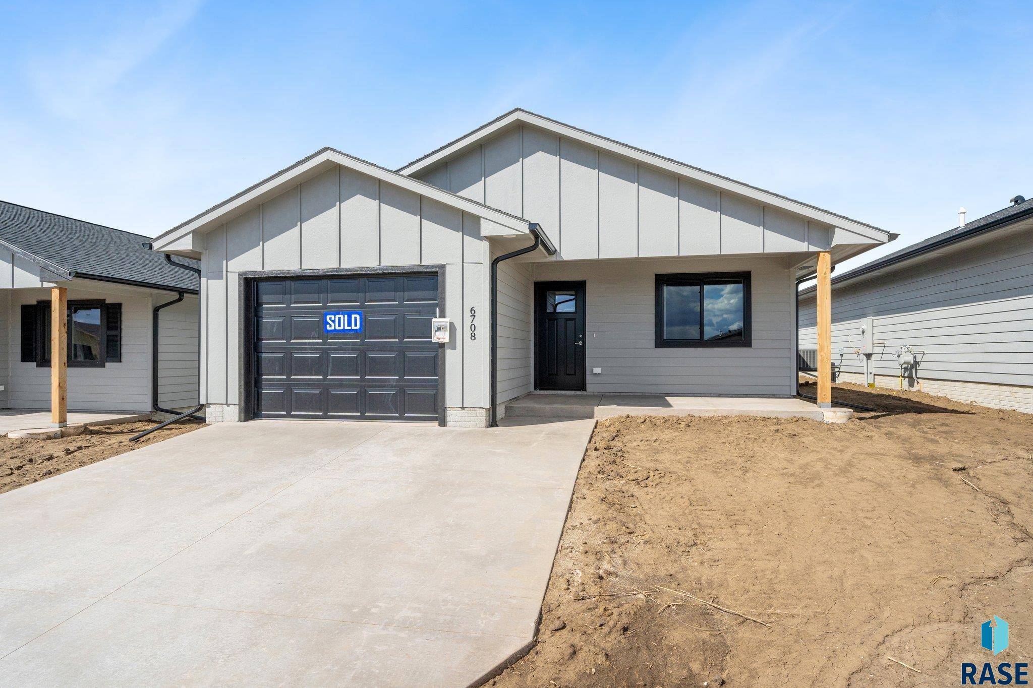 Sioux Falls, SD 57110,6725 E Thimbleweed St